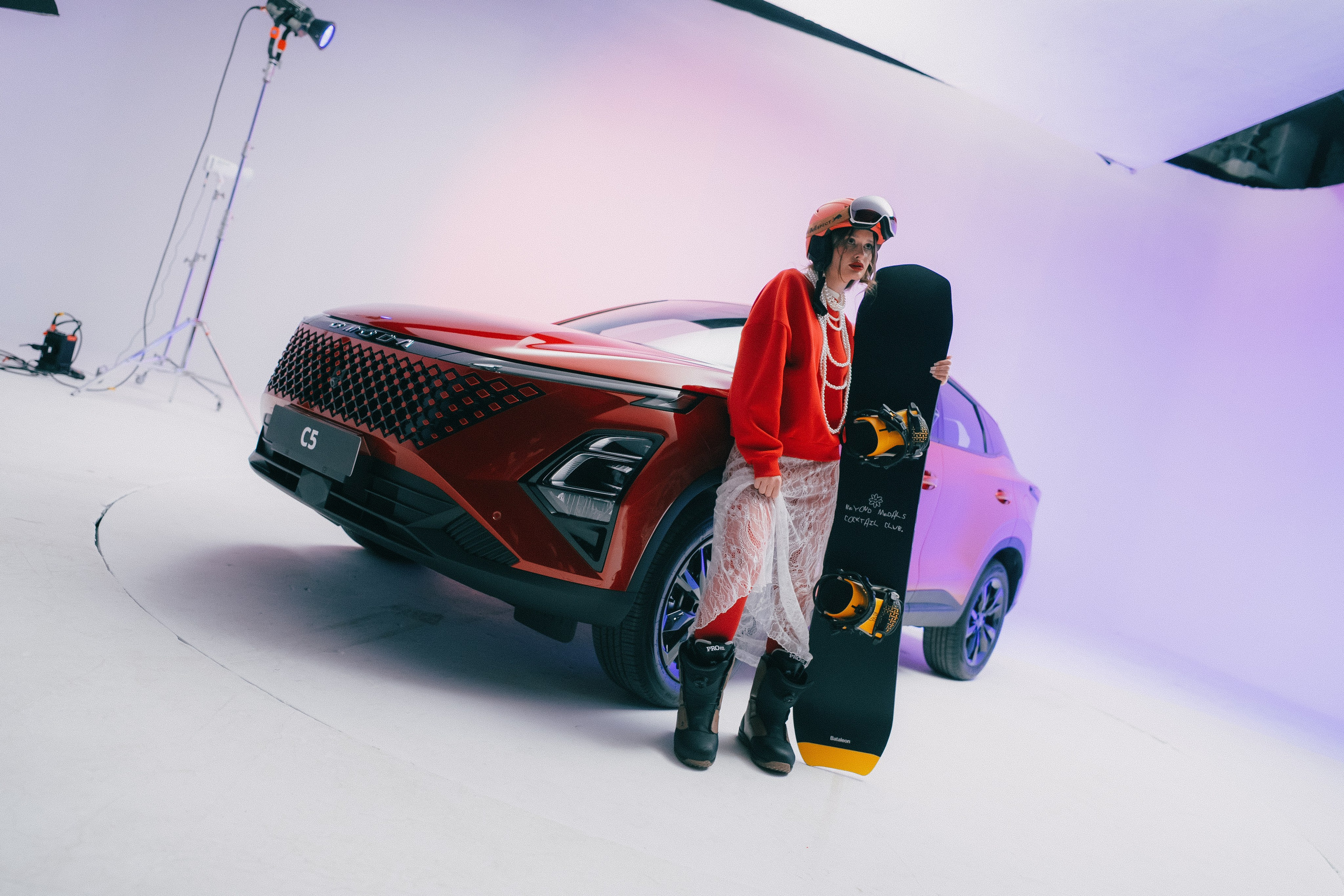 Omoda Backstage. Ilya Foxy — автомобильный фотограф