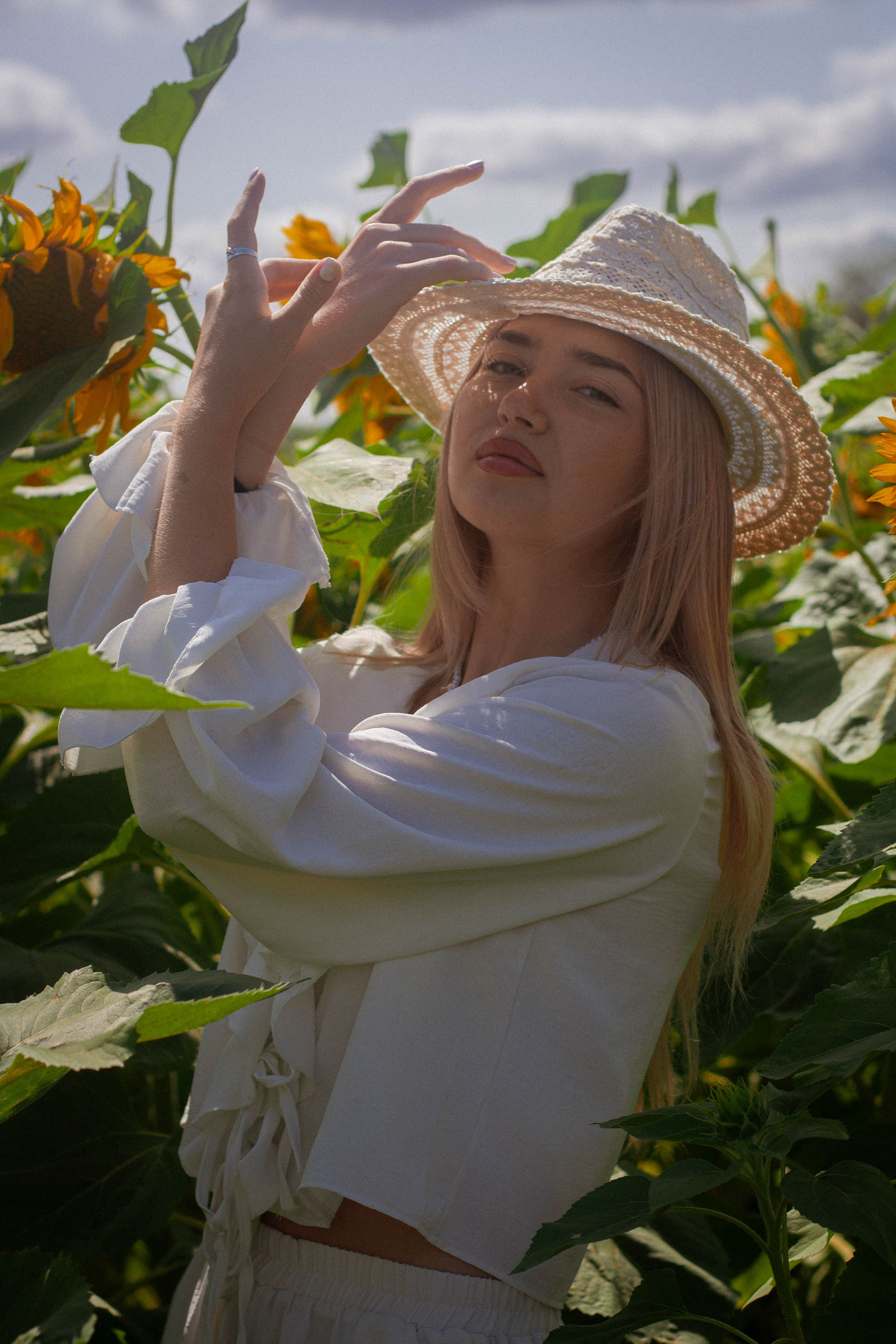 Настроение: уйти в поле с подсолнухами. Портретный фотограф в Саратове