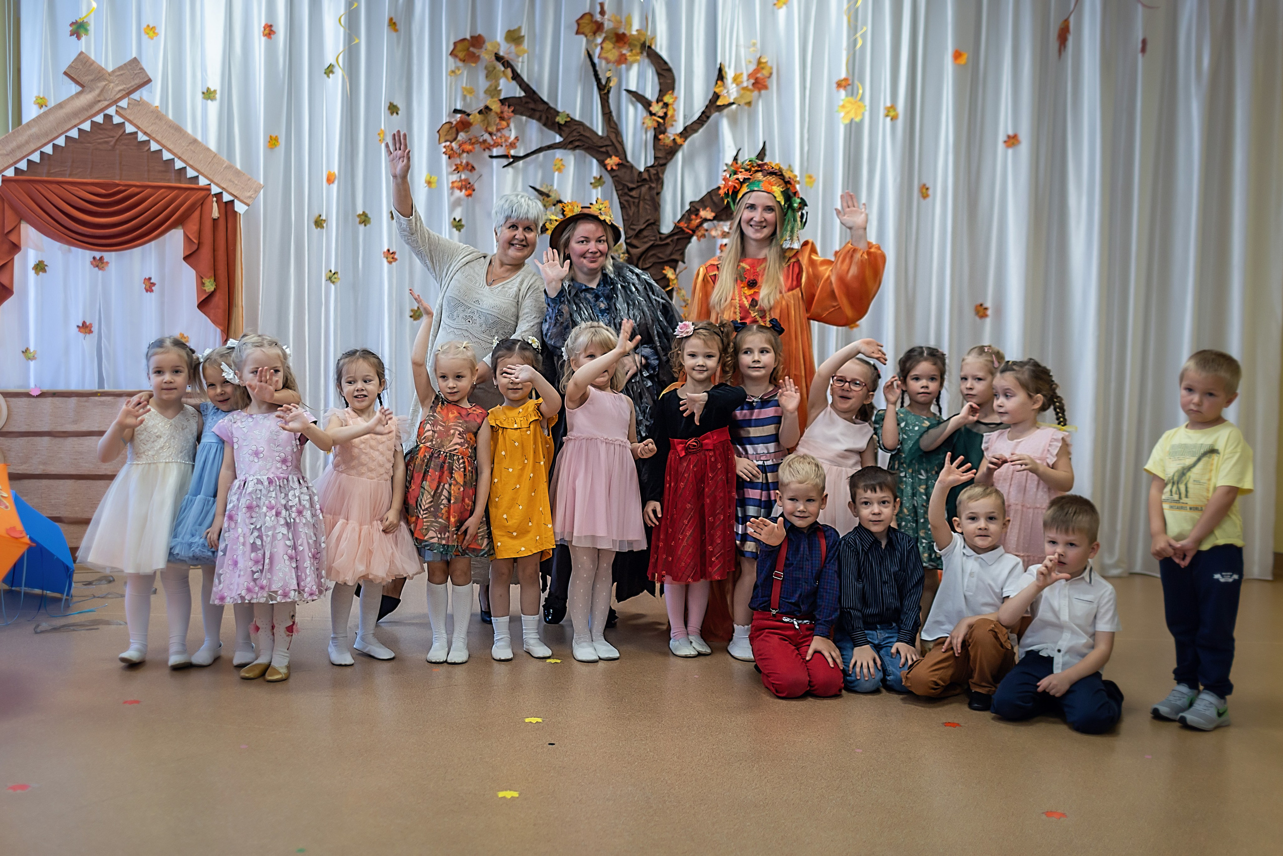 Волшебный зонтик осени_2023 год. Семейный фотограф в Санкт-Петербурге