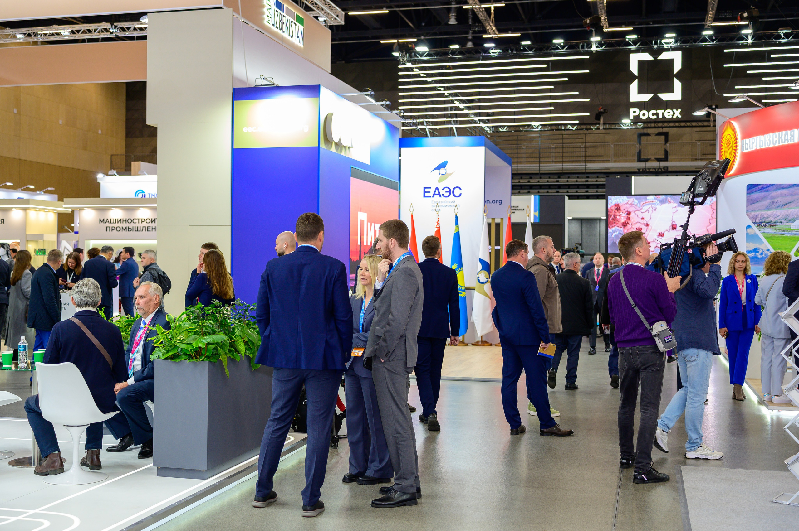 BigindustrialweekBelarus. Фотоуслуги, услуги фотографа, фотографирование важных событий