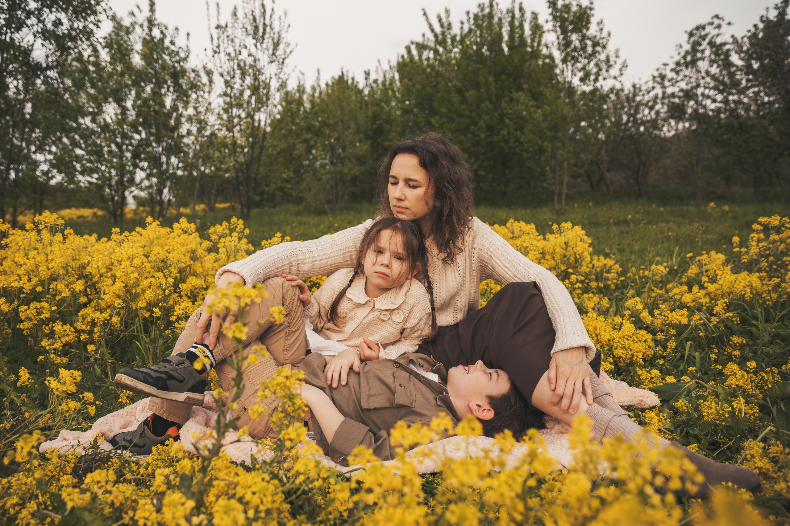 Фотосессия мамы с детьми в парке. Семейный и женский фотограф в Москве Надежда Воробьева