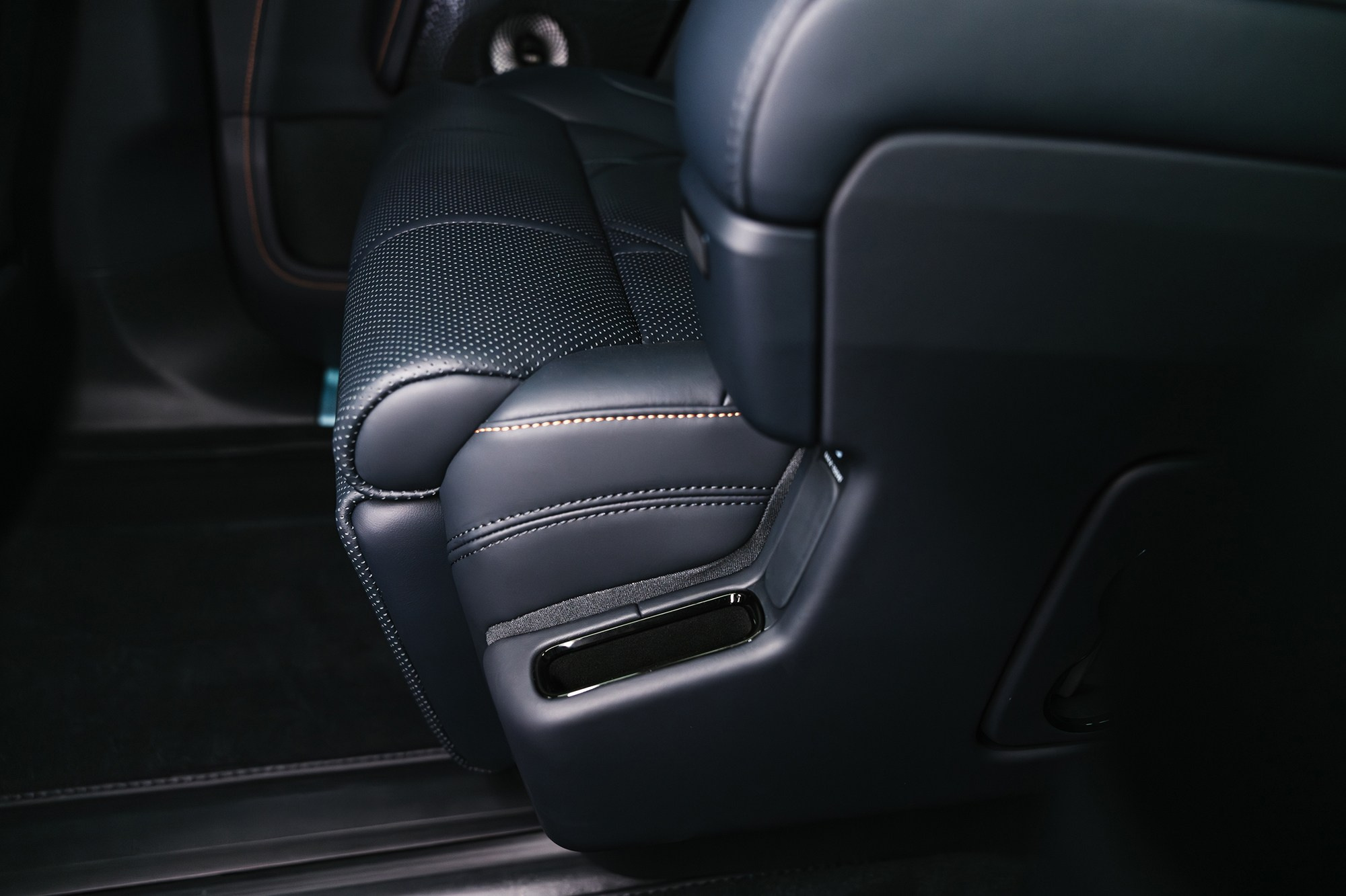 Zeekr 9X 2.0hyb 4WD AT (1401 л. с.) 2025. Автосалон «Х-Авто»