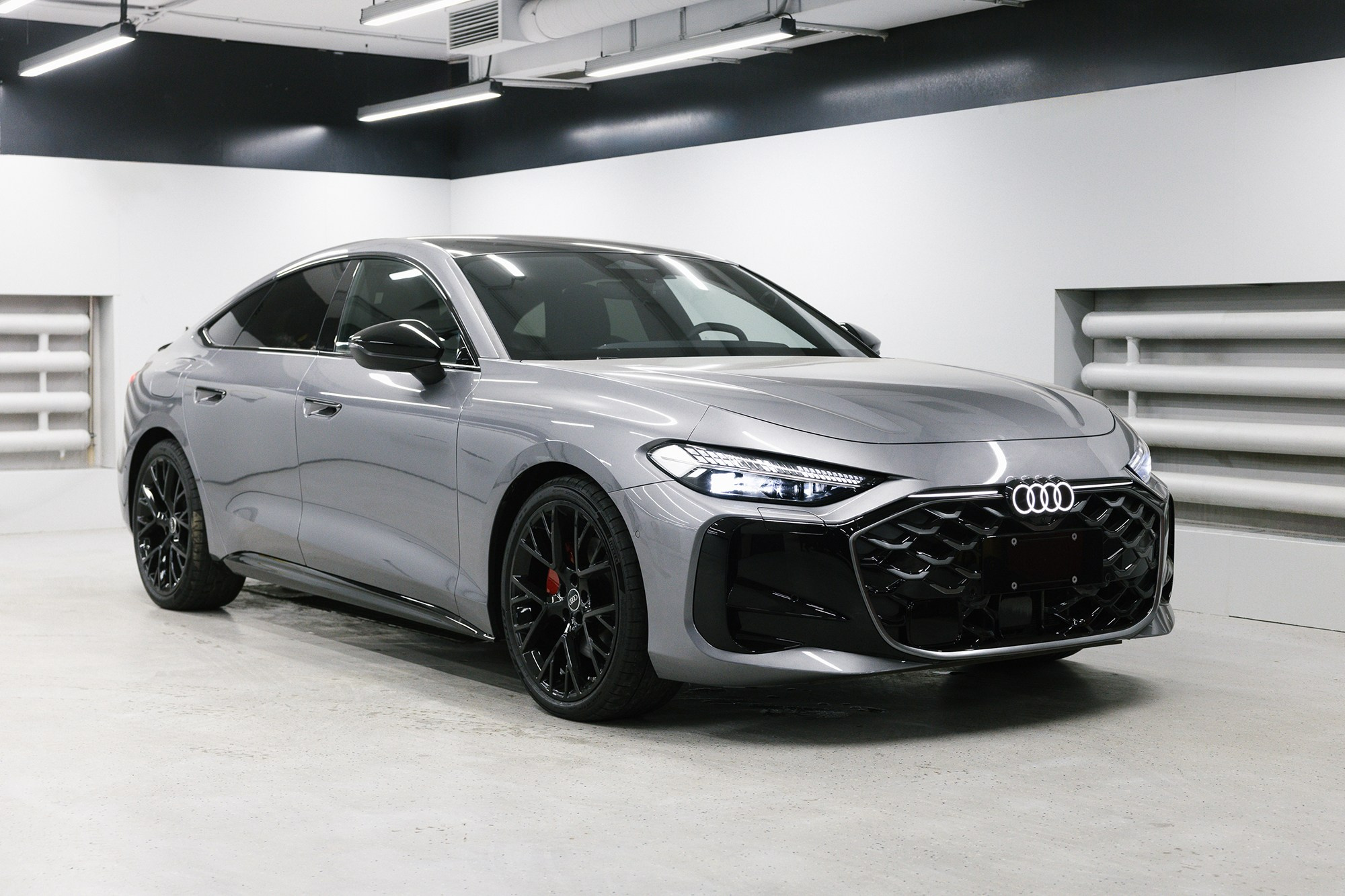 Audi A5  40 TFSI 2.0 quattro S tronic (204 л. с.). Автосалон «Х-Авто»