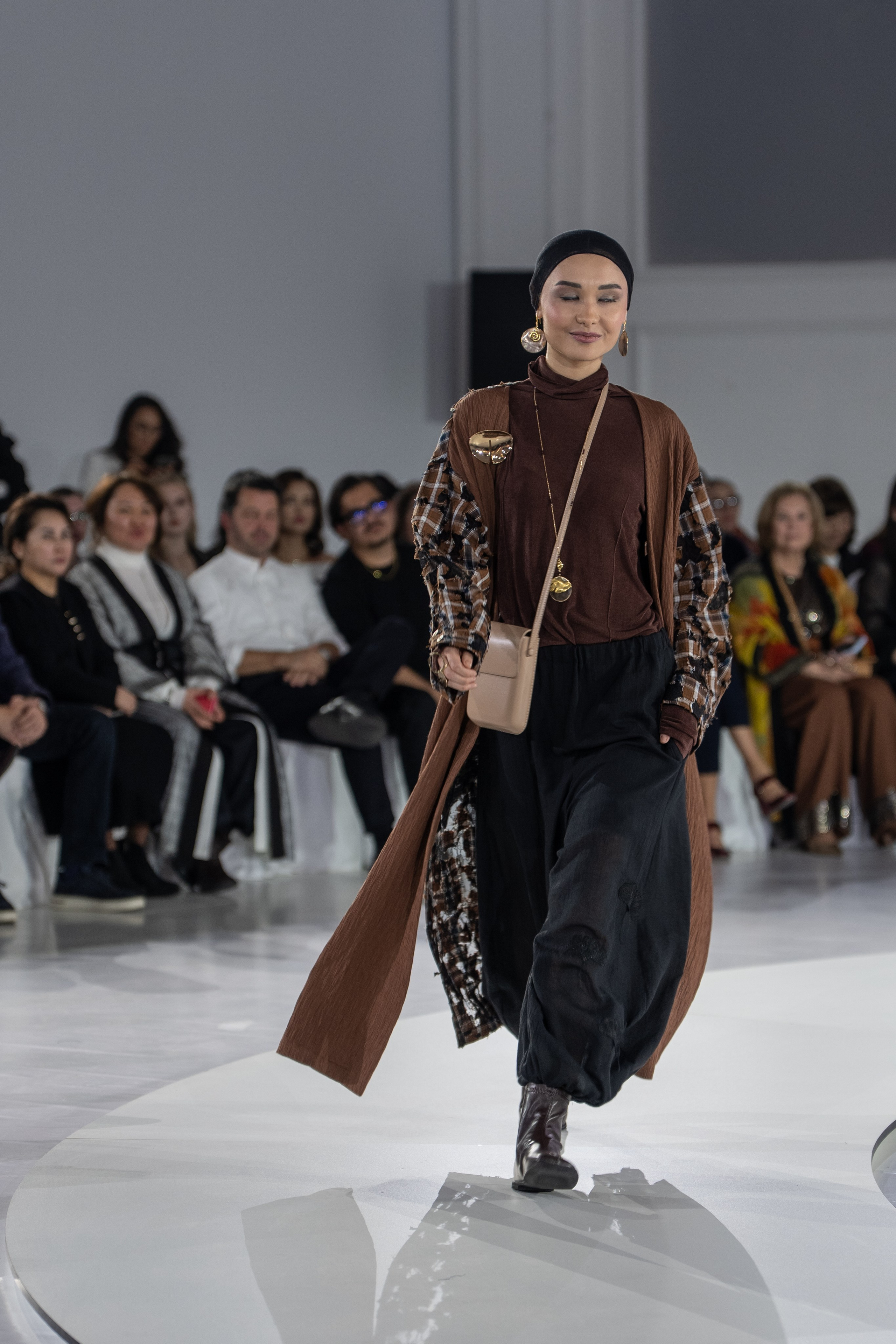 Дезайнер Shakerbay. Сайт Алматинского НЮ АРТ, будуар и фэшн фотографа Дениса Карпенко