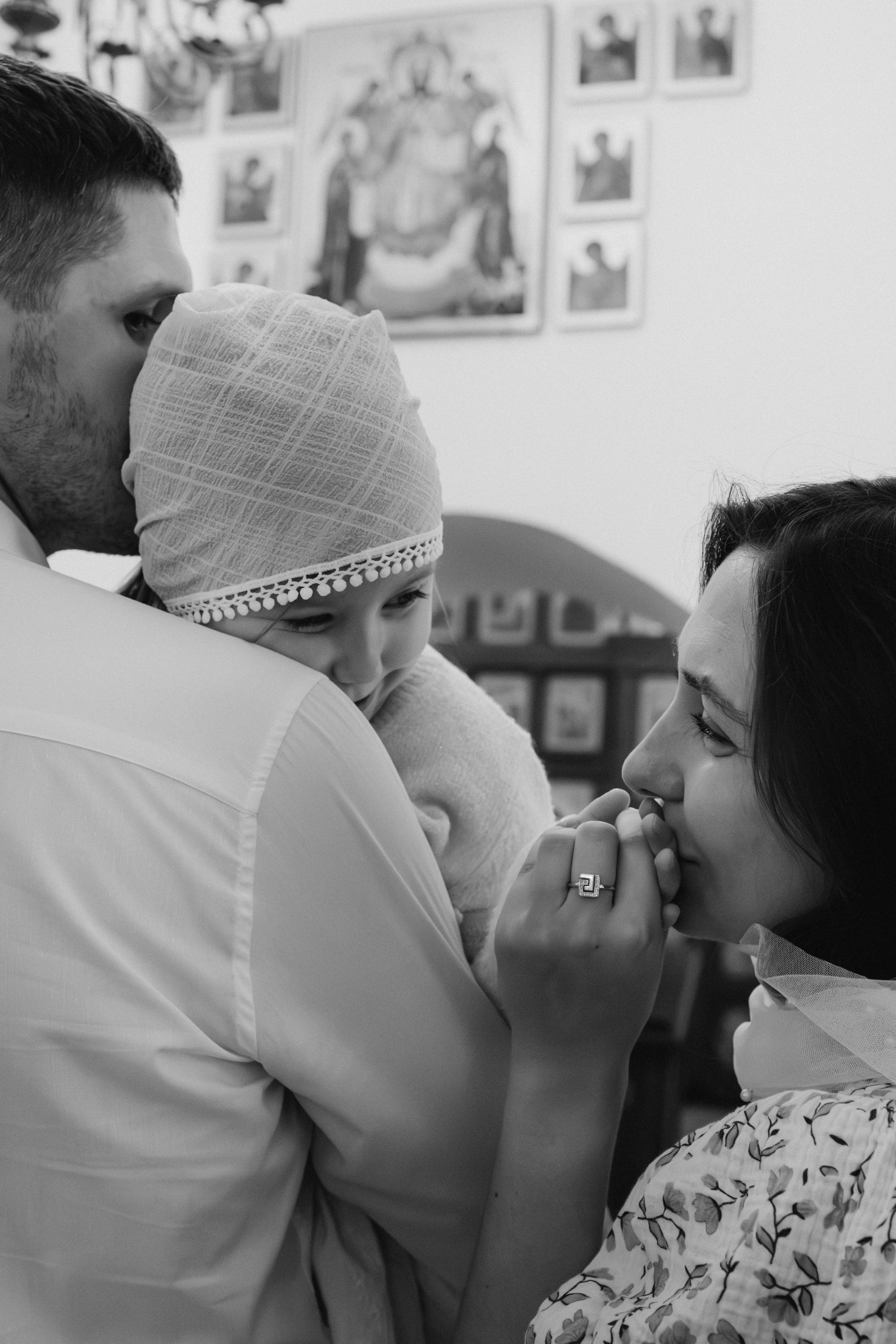 Таинство Крещения малыша в храме Воскресения Христова, с. Трубино (Калужская обл.). Надежда Стар семейный и церковный фотограф в Жукове и Калужской области