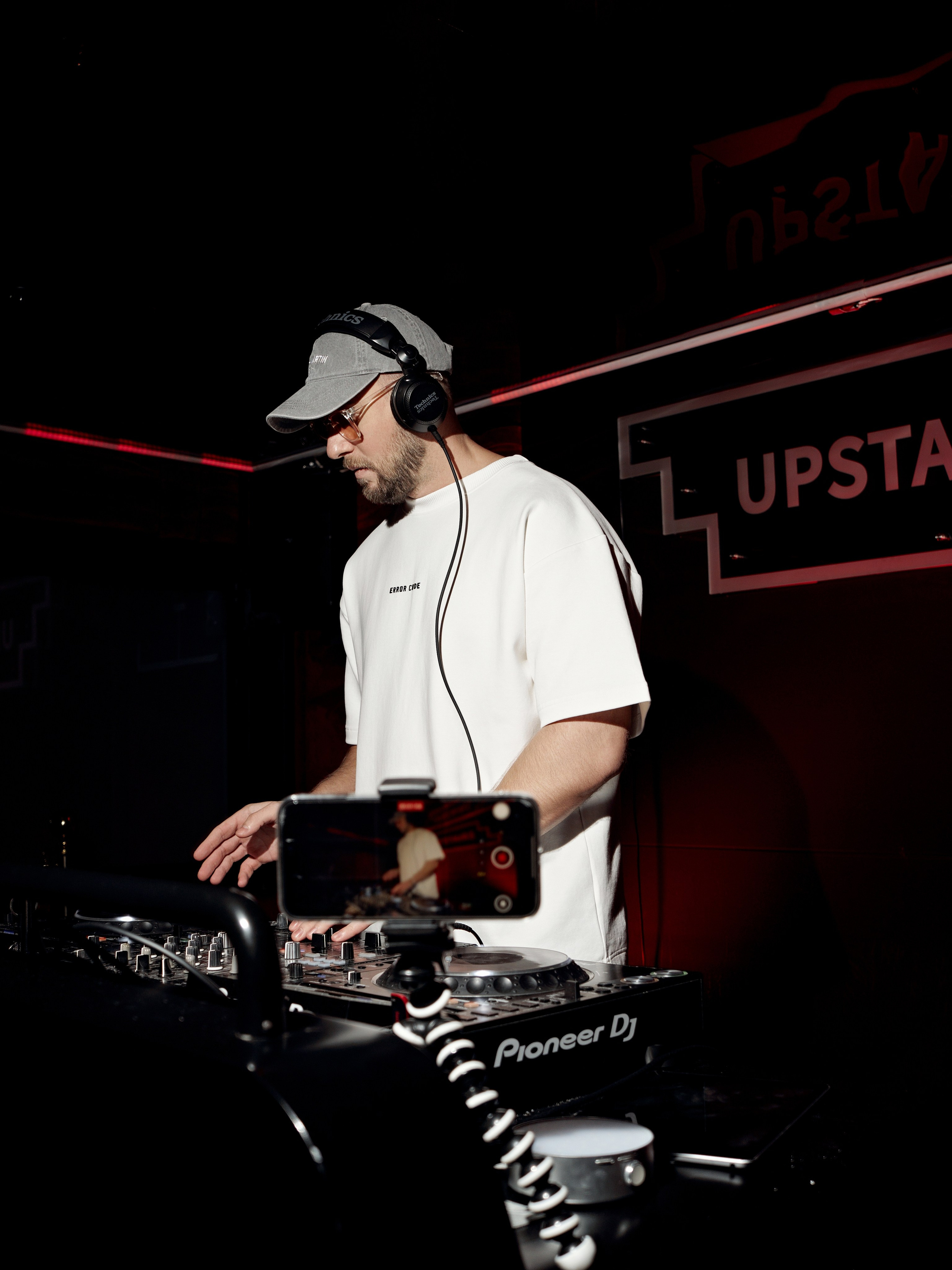 CLUB. NOIZOMAX Художественный фотограф в Дубай