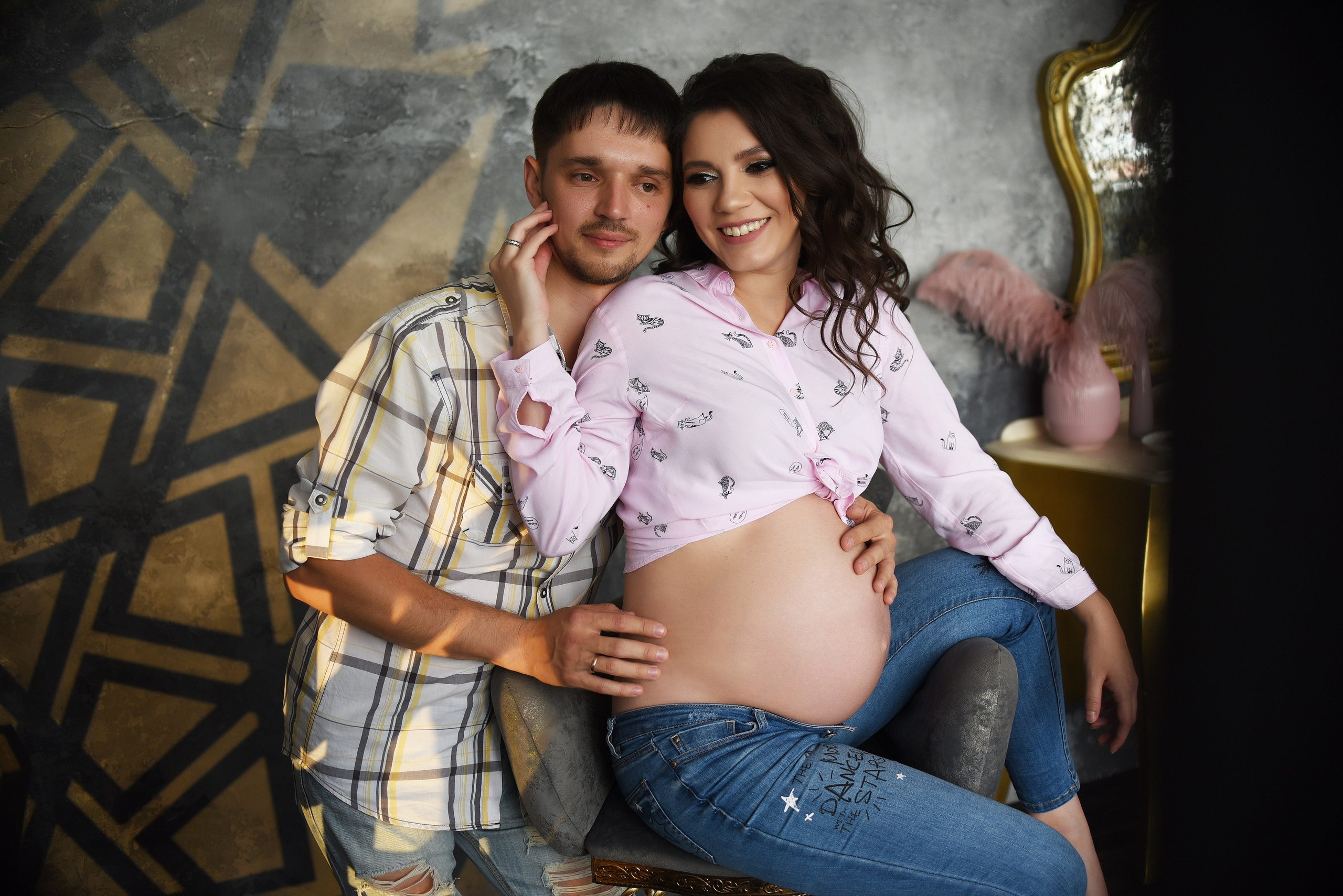 Фотосессия беременности студийная съемка. Свадебный, семейный, детский, контент фотограф в Омске Максим Ильин