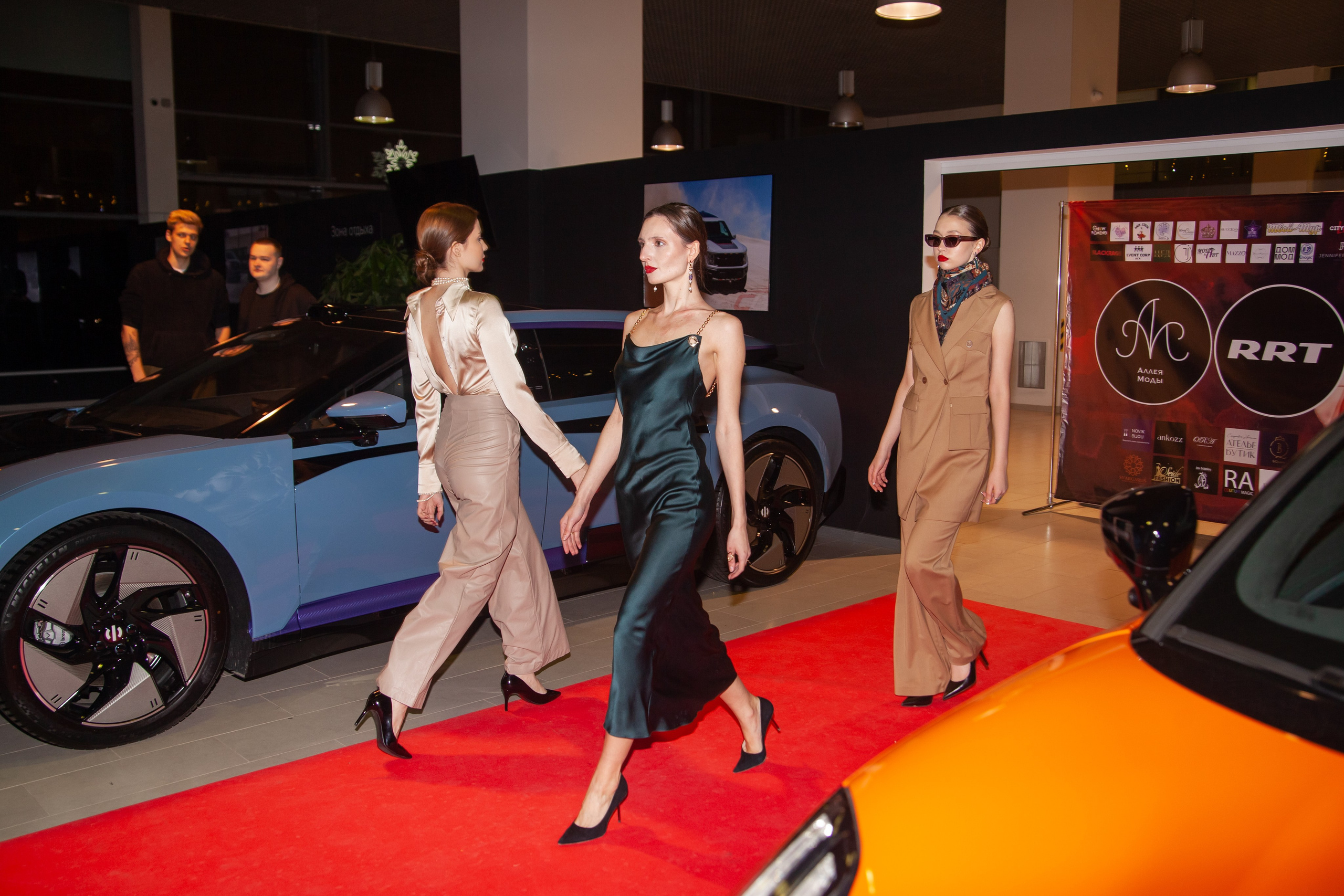 Аллея моды. 22 декабря 2023 г. RRT Пулково. Портретный фотограф в СПб Ирина Маринина
