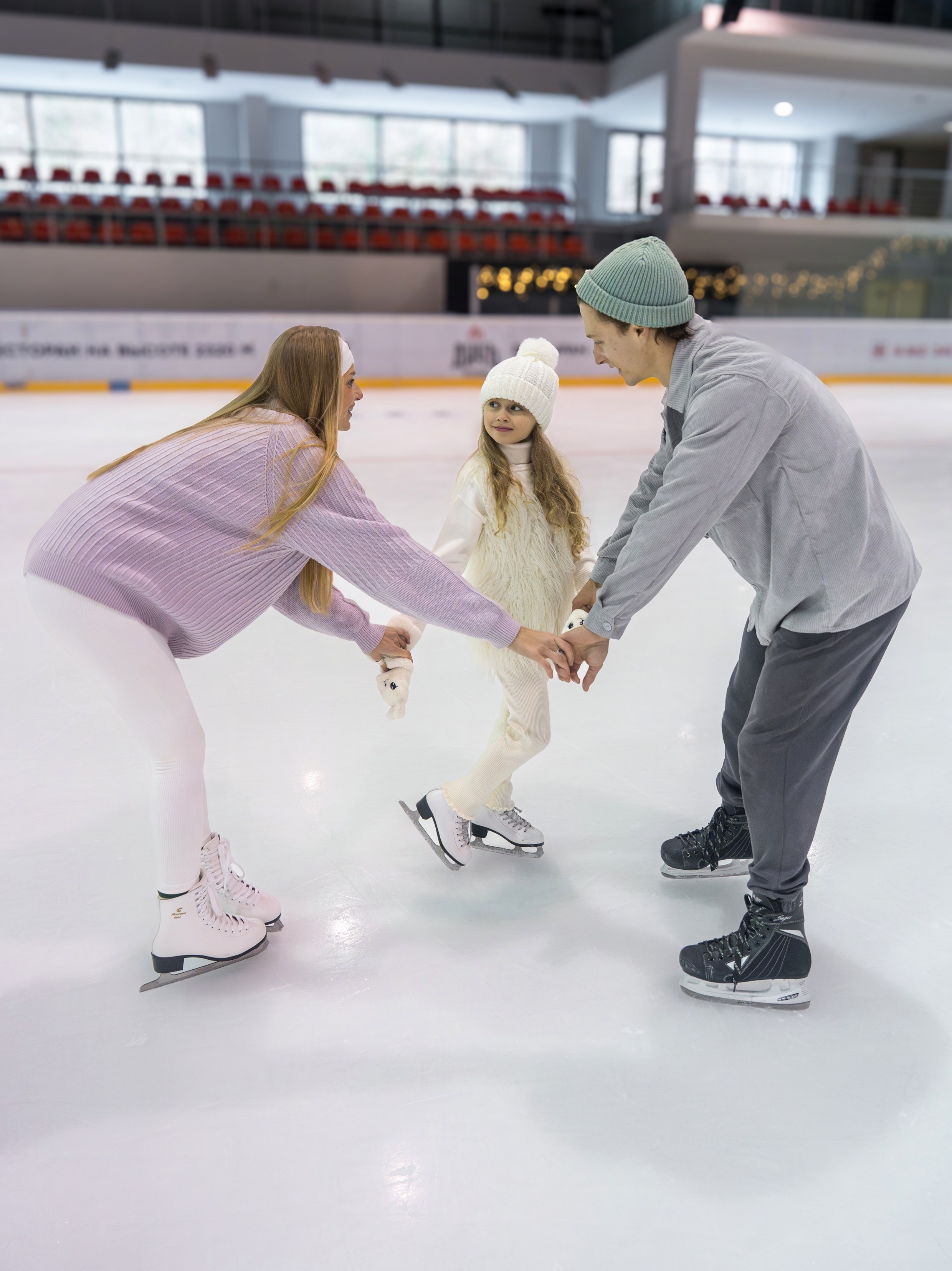 Контент съемка на катке для курорта Роза Хутор. Репортажный фотограф в Красной Поляне и Сочи Павлюченко Екатерина