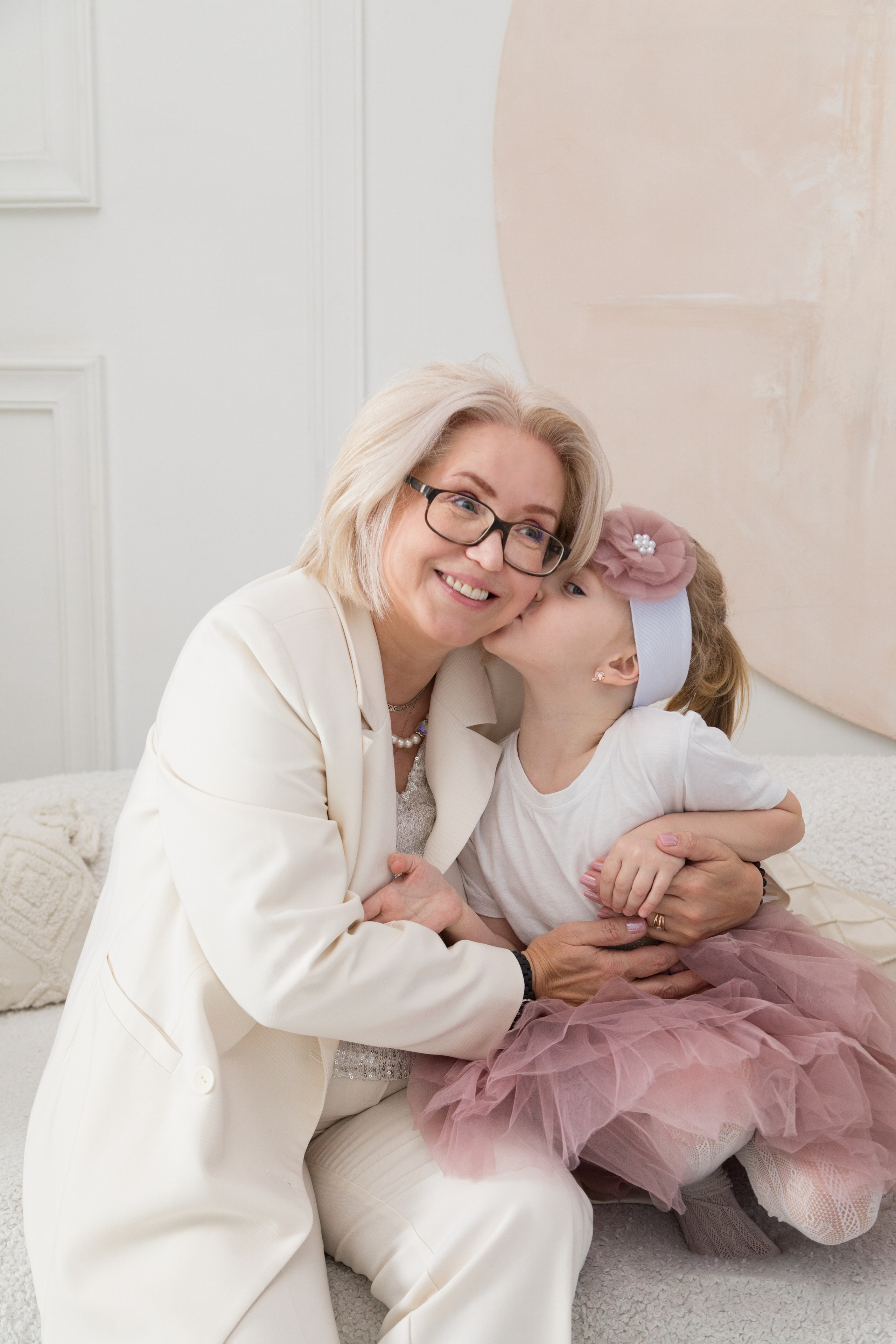 Семейная новогодняя съёмка в фотостудии Daily. Детский и контент фотограф Надя Волкова Санкт-Петербург