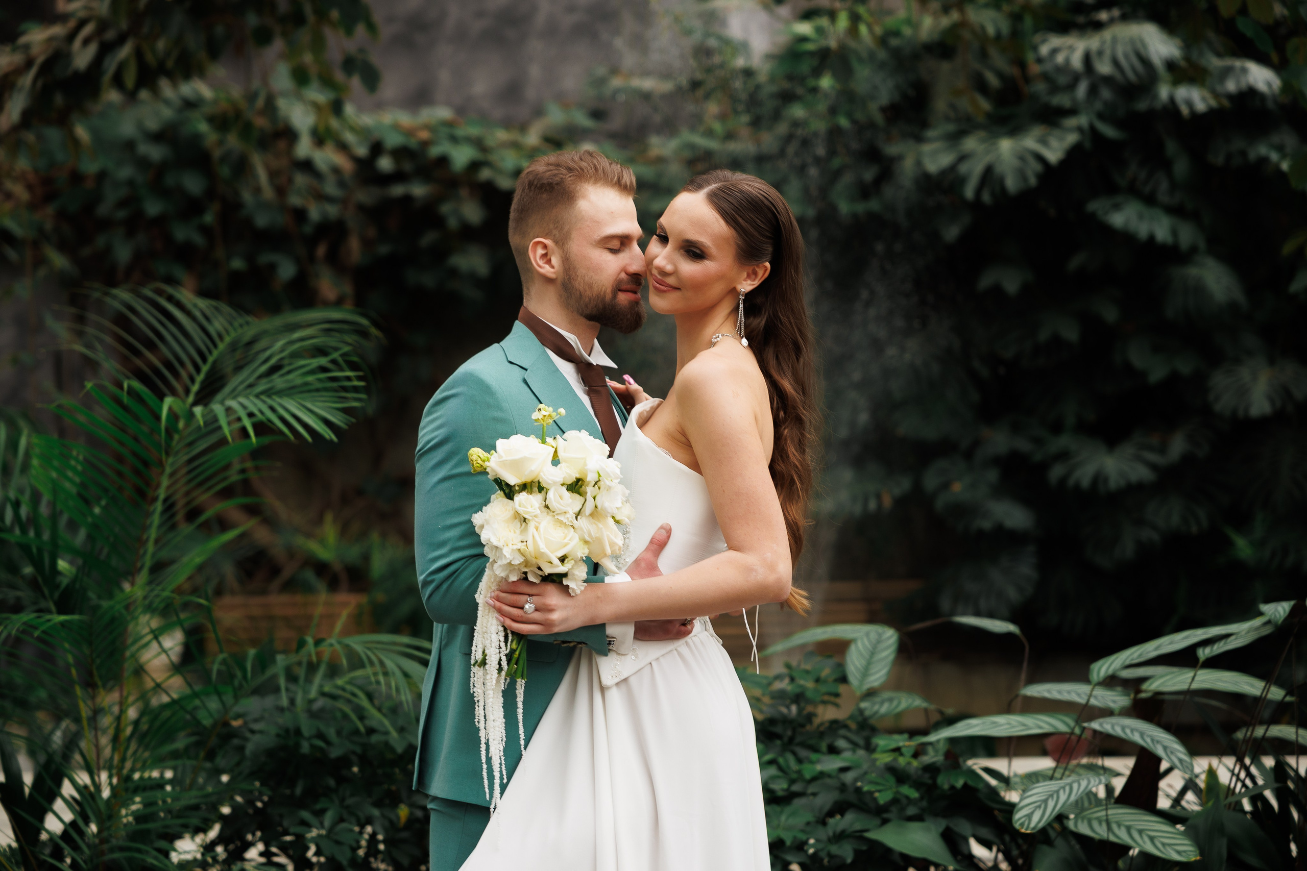 Свадебная прогулка в оранжерее. Питер. Свадебный и семейный фотограф в Москве Красинская Мария