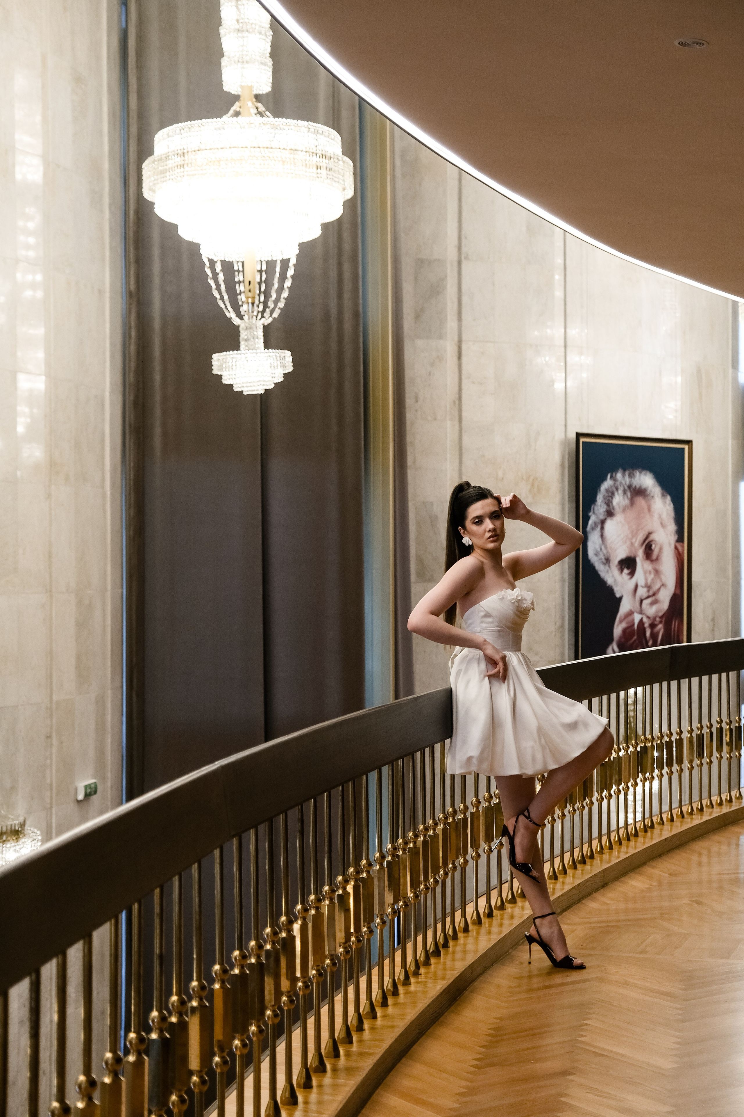 Свадебная фотосессия в театре драмы имени Наума Орлова. Свадебный фотограф в Челябинске Сырчикова Наталья