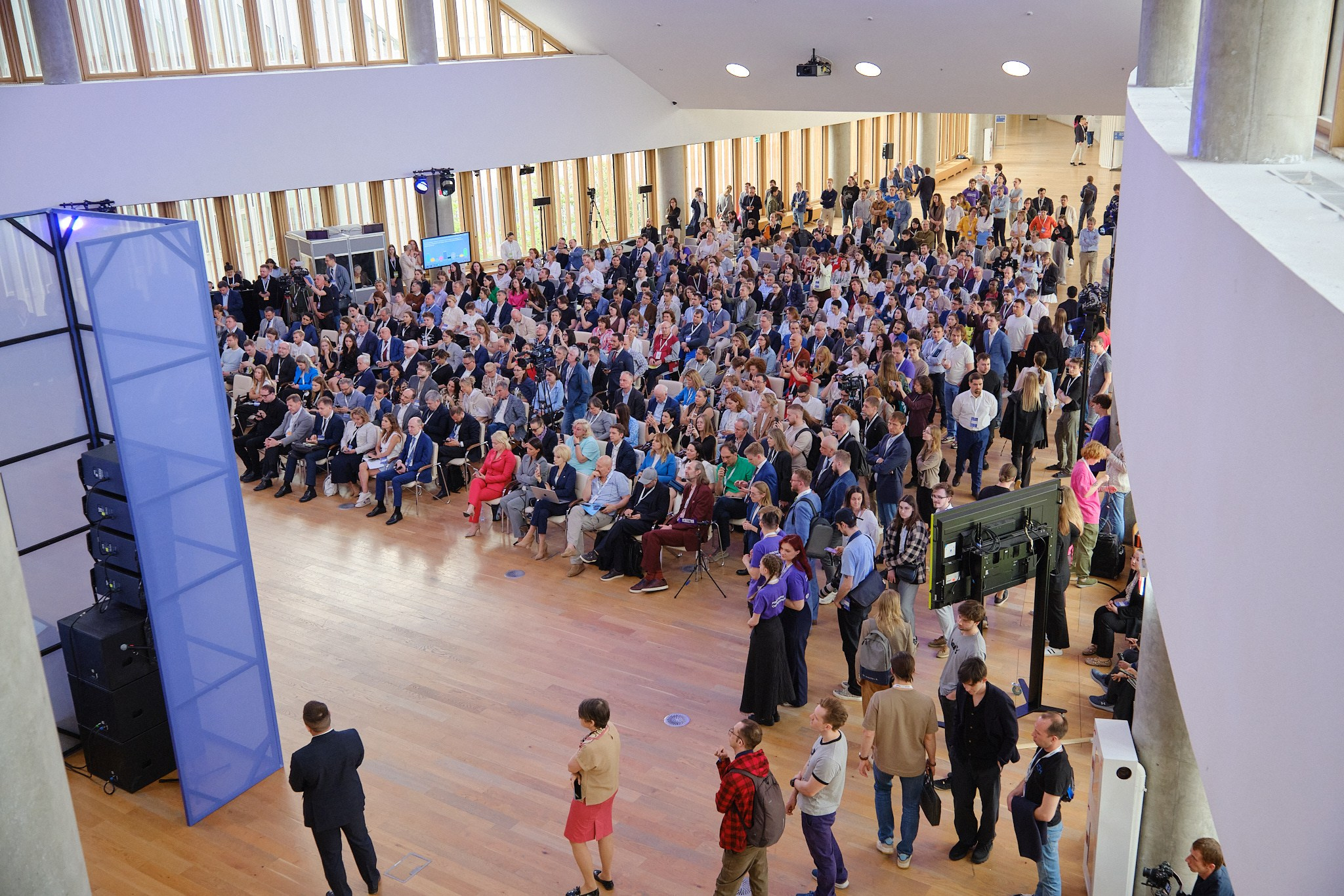 Конференция СКОЛТЕХА «Фронтиры прогресса». Профессиональный фотограф в Москве Павел Жданов