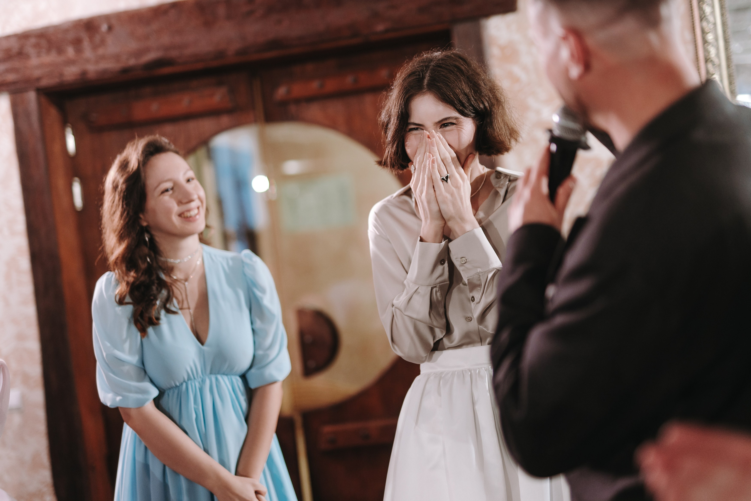 БАНКЕТНЫЙ ЗАЛ ТОРТУГА, ВЕДУЩИЙ АНДРЕЙ ОГНЕВ