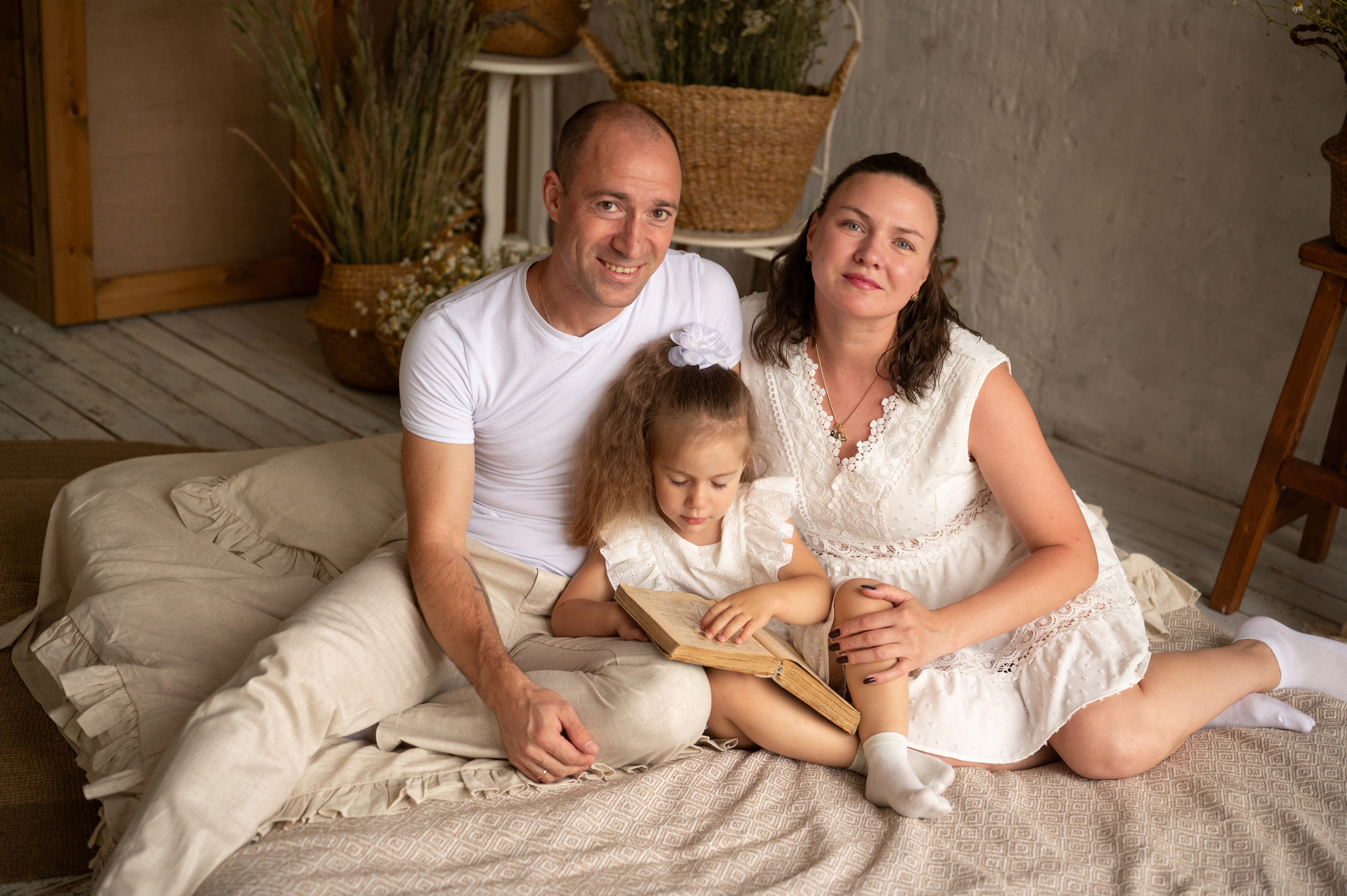 Семейная съемка в фотостудии «Воздух». Фотограф новорожденных, семейный детский в Тюмени Татьяна Морозова