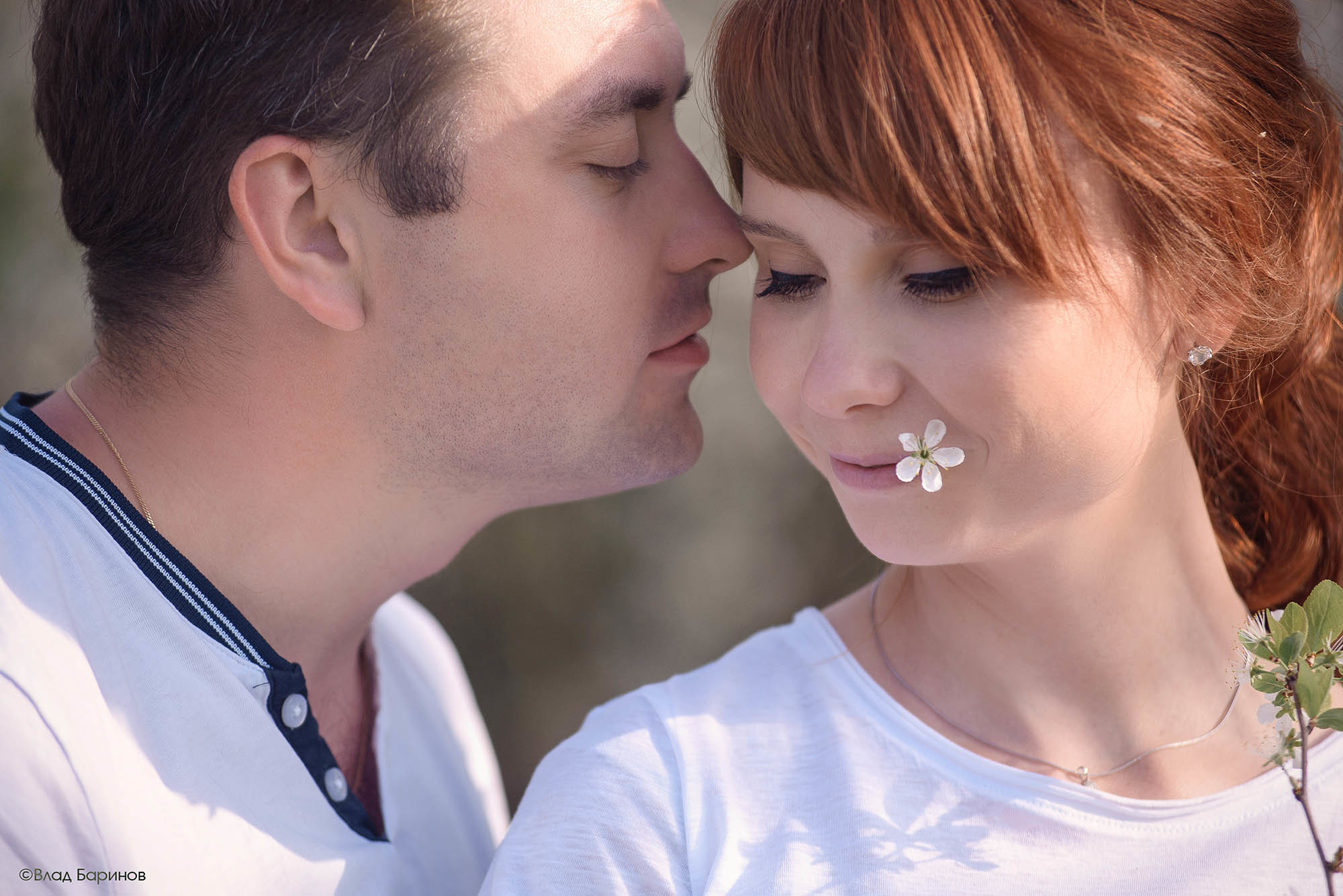 майская фотосессия в цветущем саду