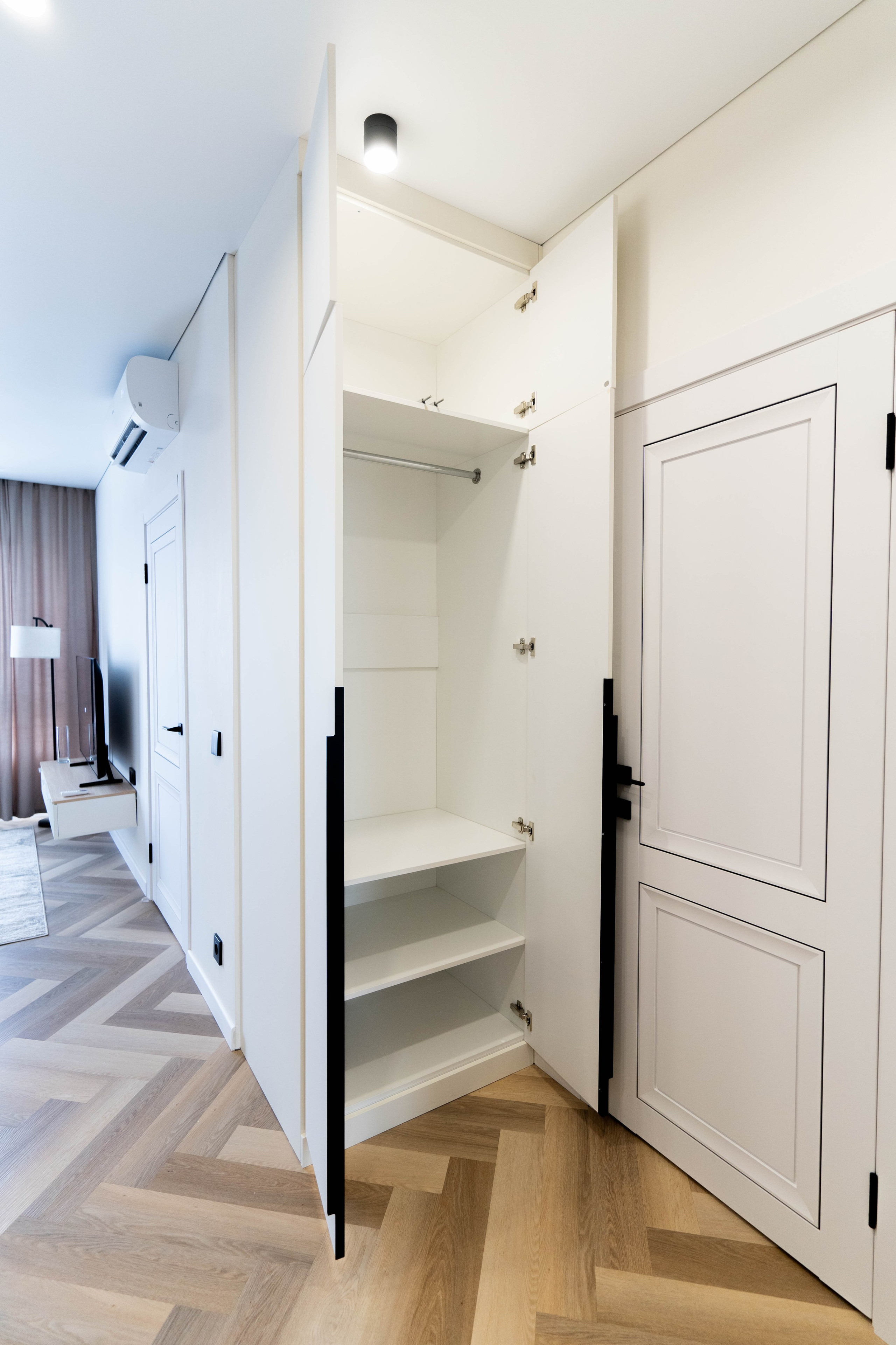 Kronstadt Boulevard. Rezyame