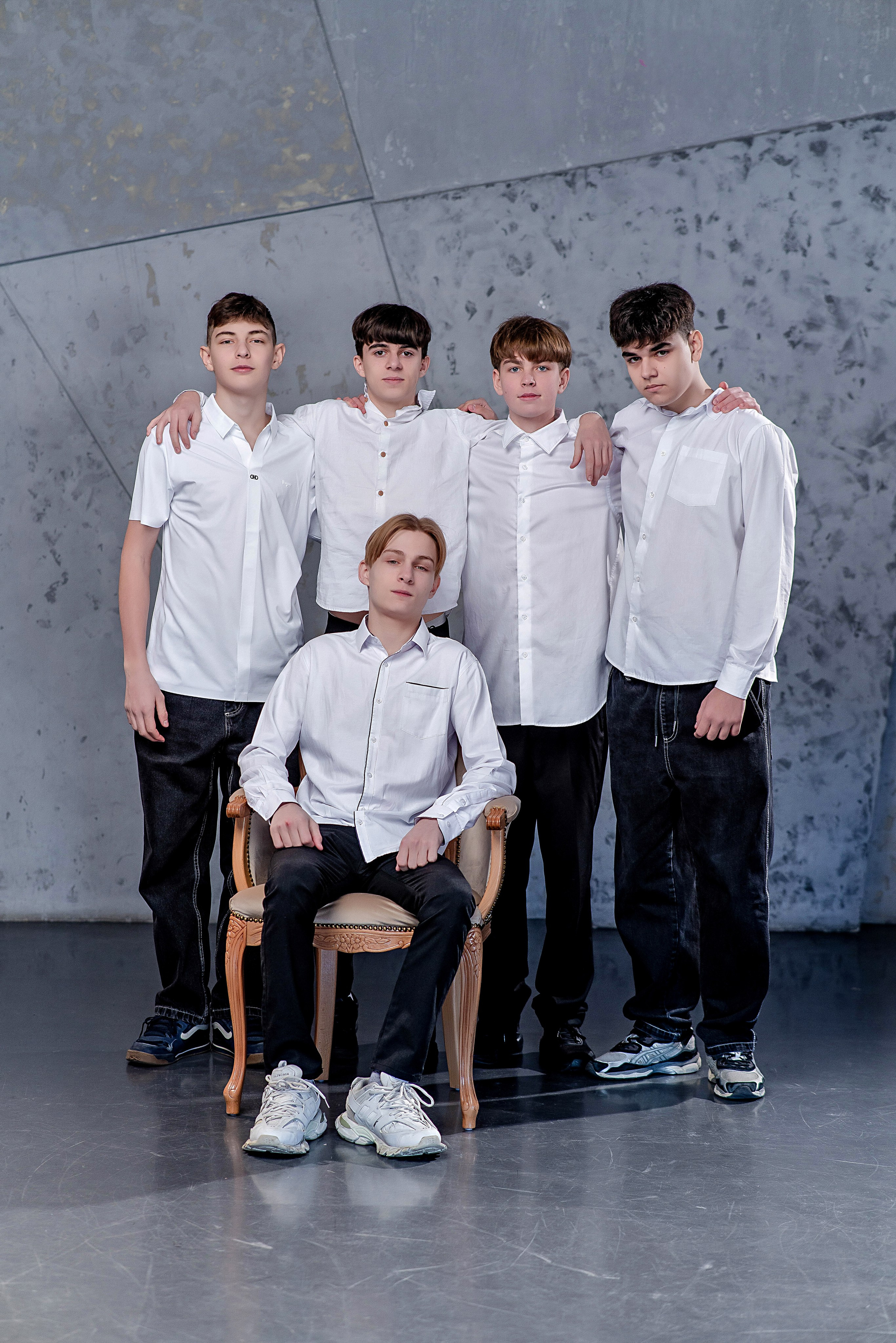 Выпускные (школьные) альбомы (книги) в Ростове-на-Дону. Современные Выпускные Альбомы в Ростове-на-Дону