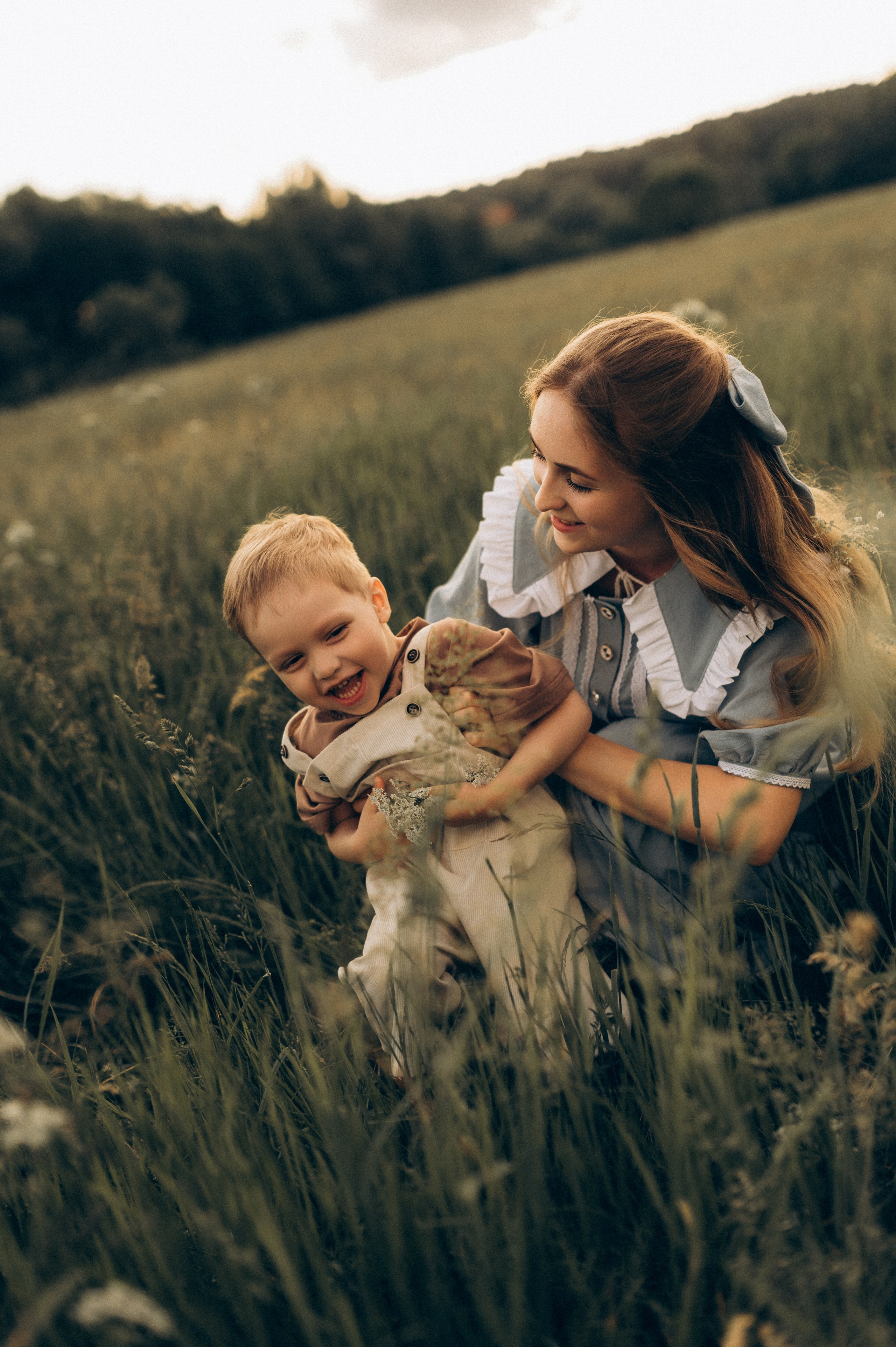 Фотосессия на природе мамы и сына. Фотограф Алексин, Тула