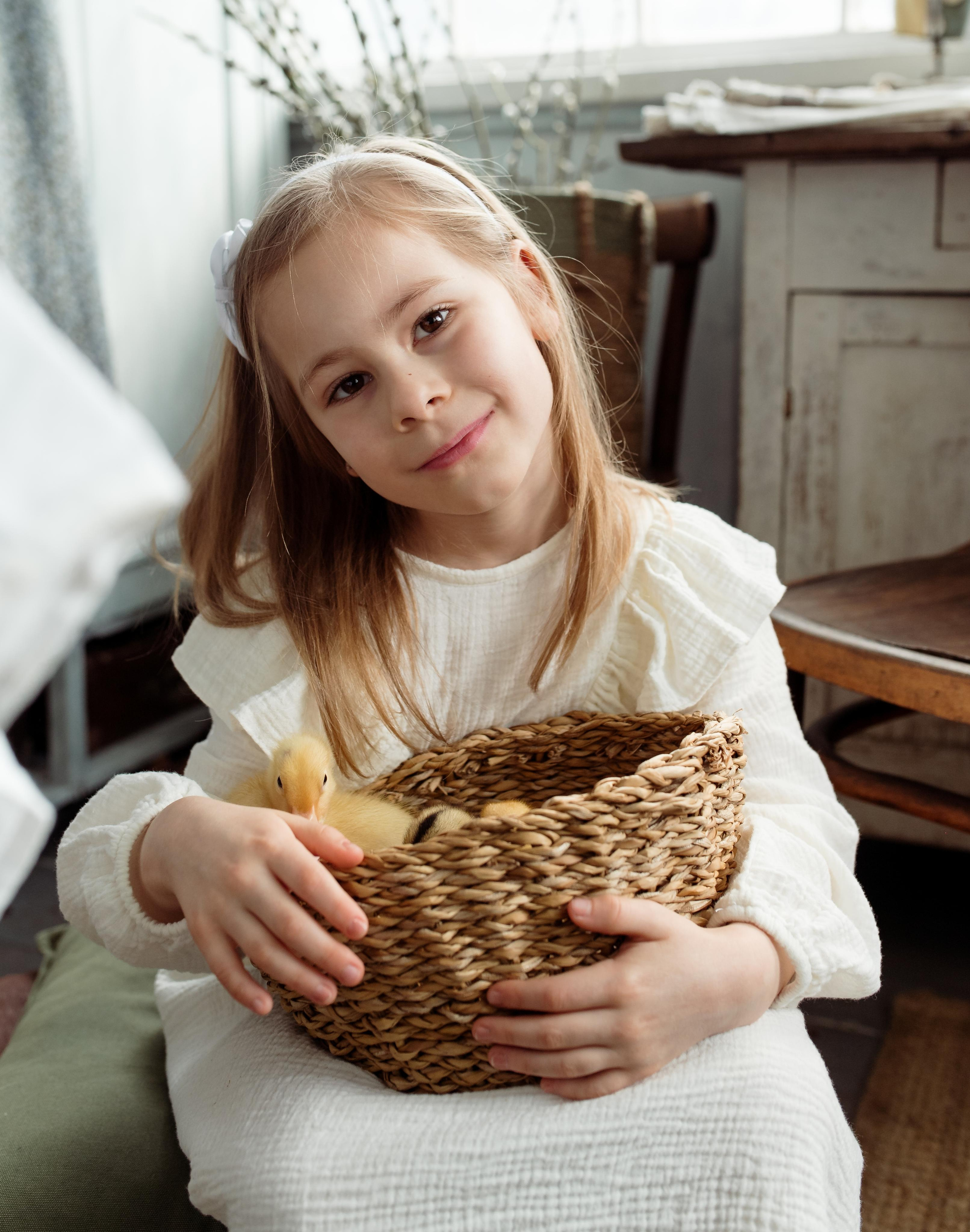 Mother with daughters. Family and content photographer
