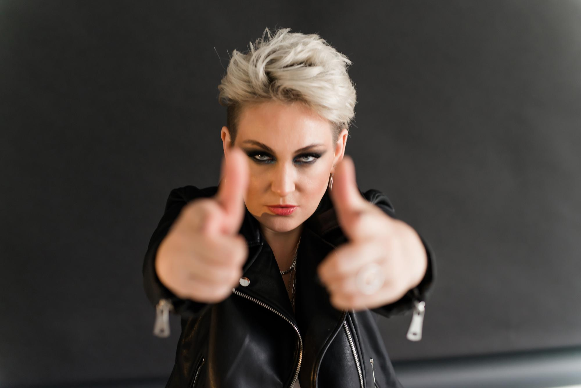 Рок певица. Семейный и контент фотограф