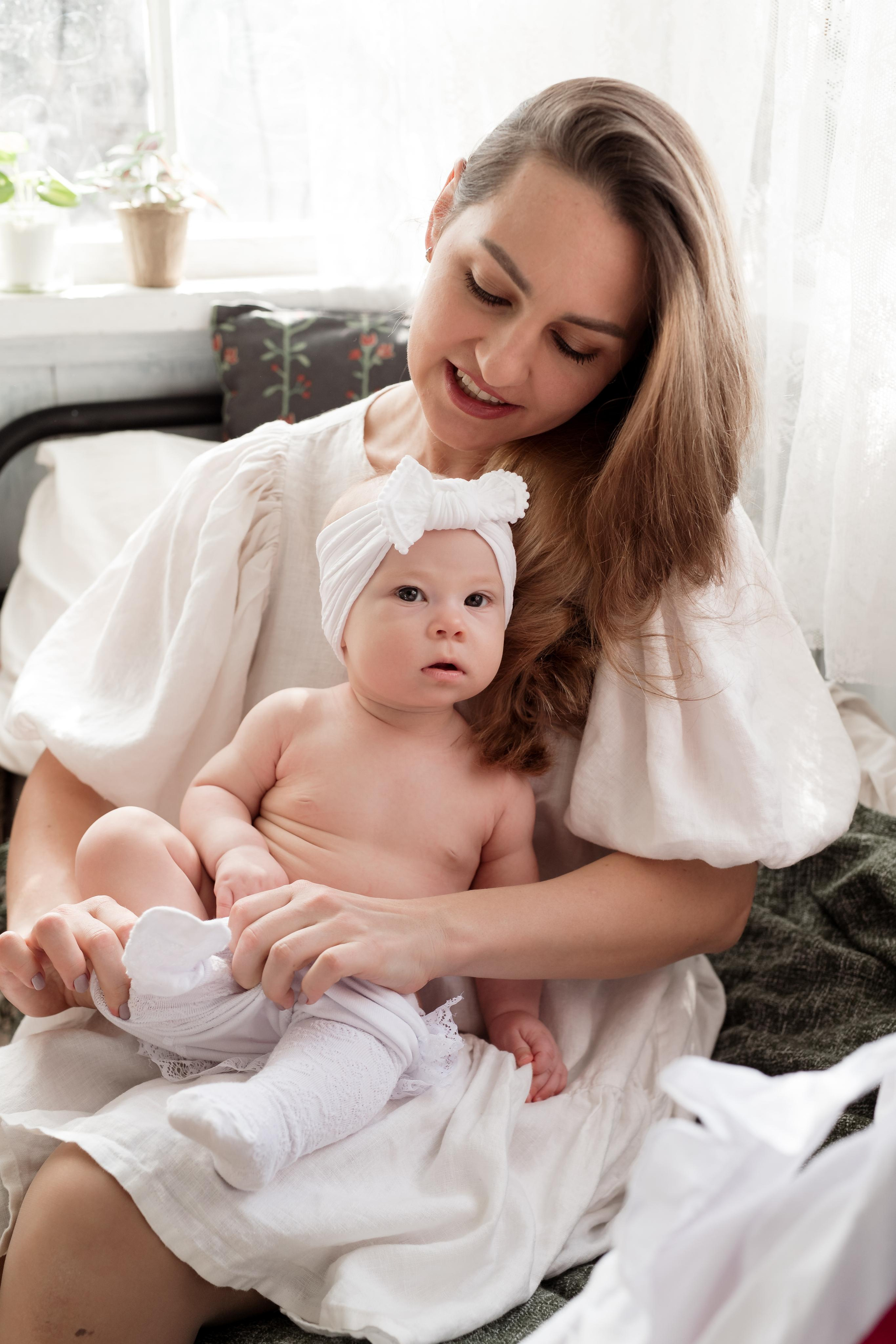 Mother with daughters. Family and content photographer