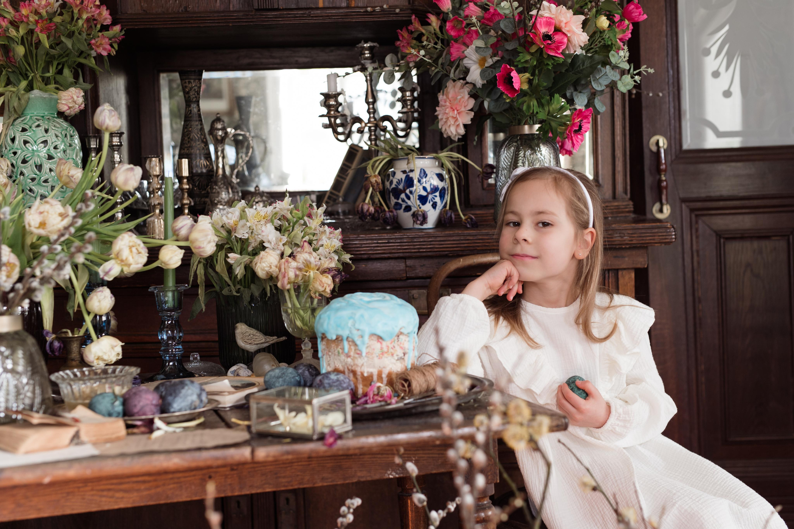 Mother with daughters. Family and content photographer