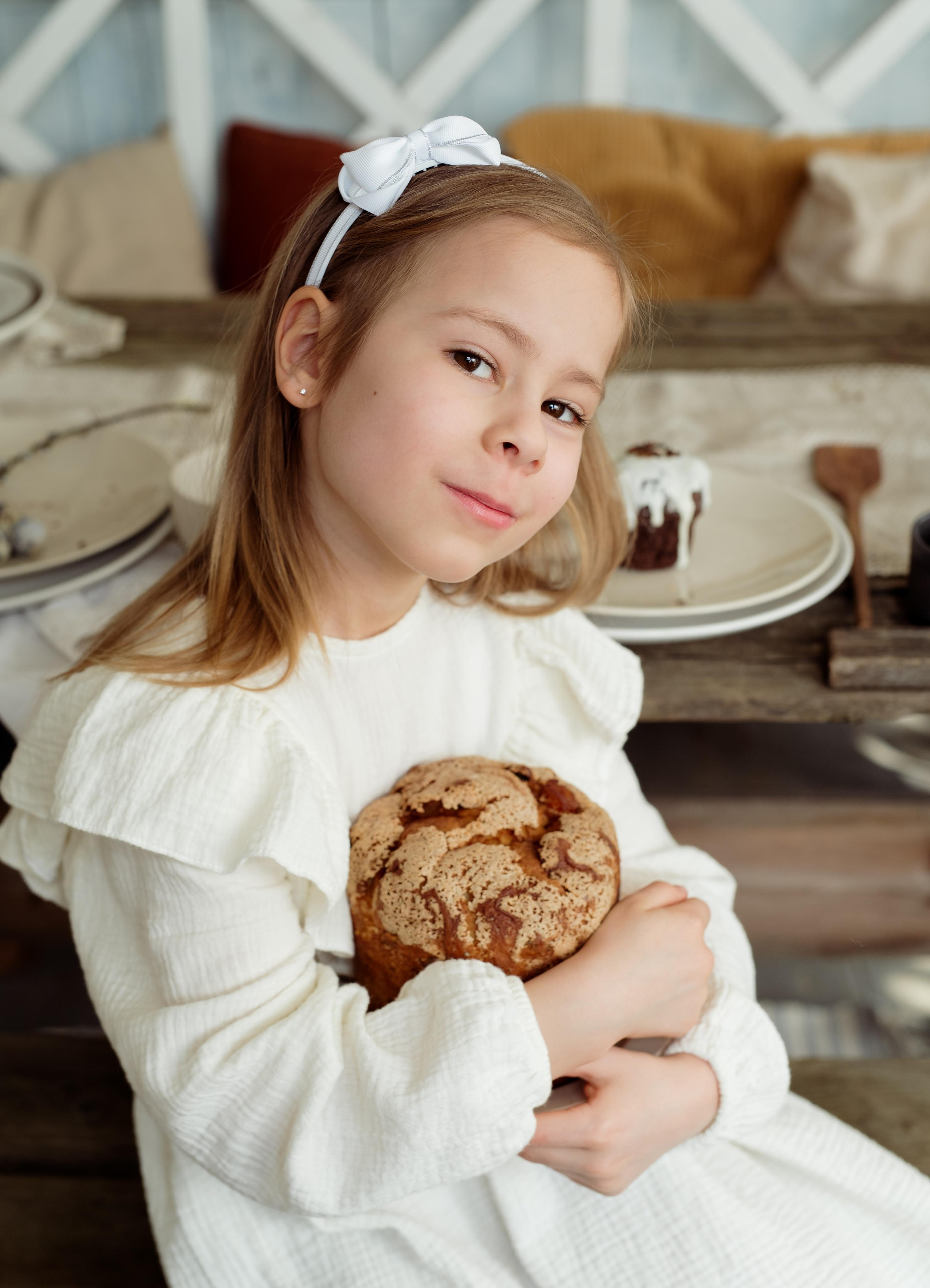 Mother with daughters. Family and content photographer