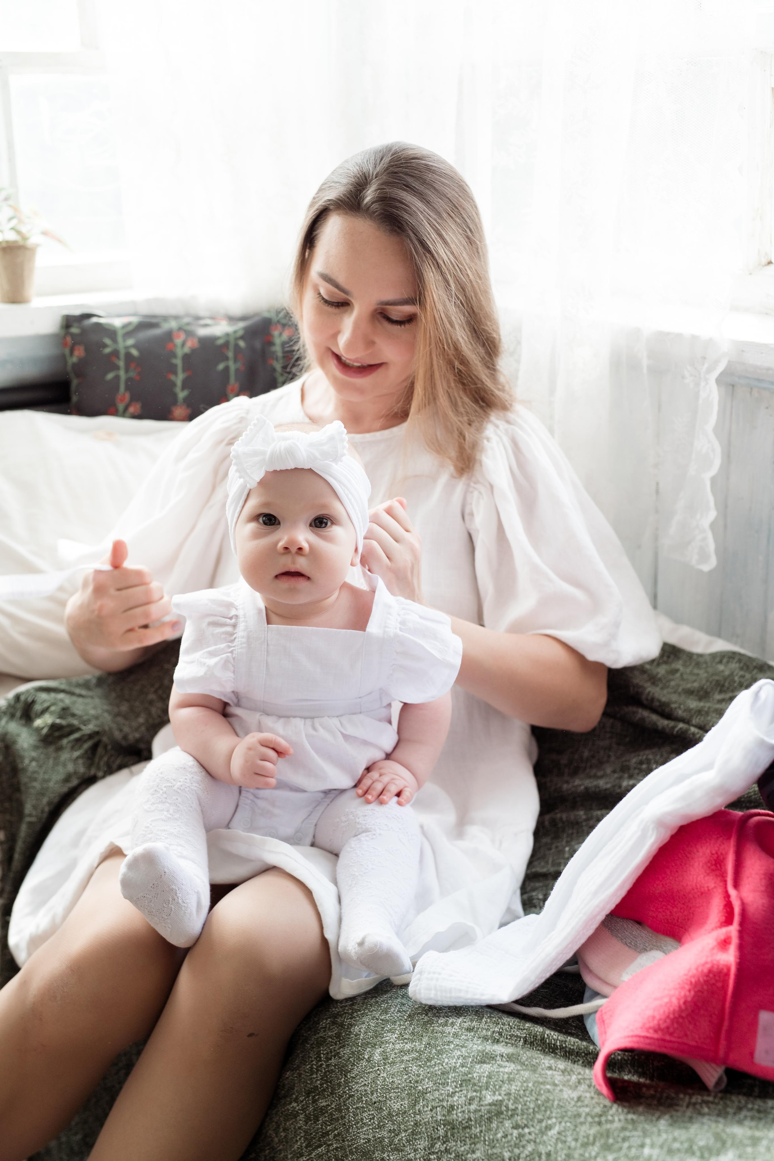 Mother with daughters. Family and content photographer