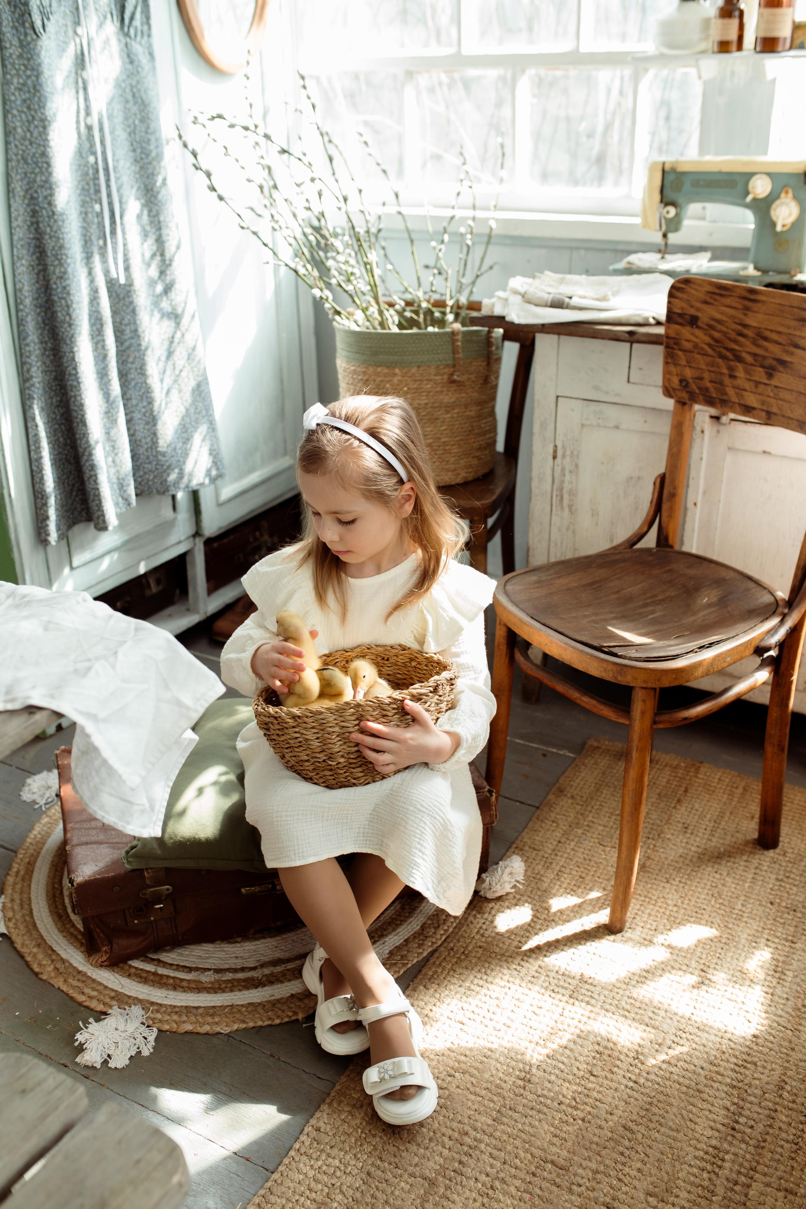 Mother with daughters. Family and content photographer