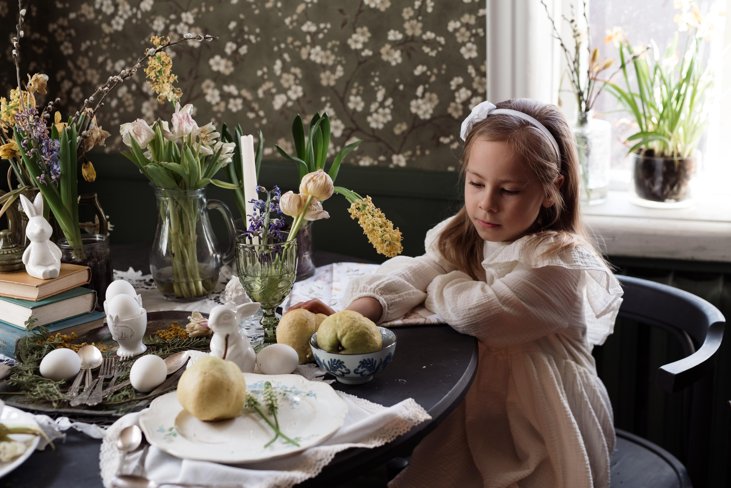 Mother with daughters. Family and content photographer