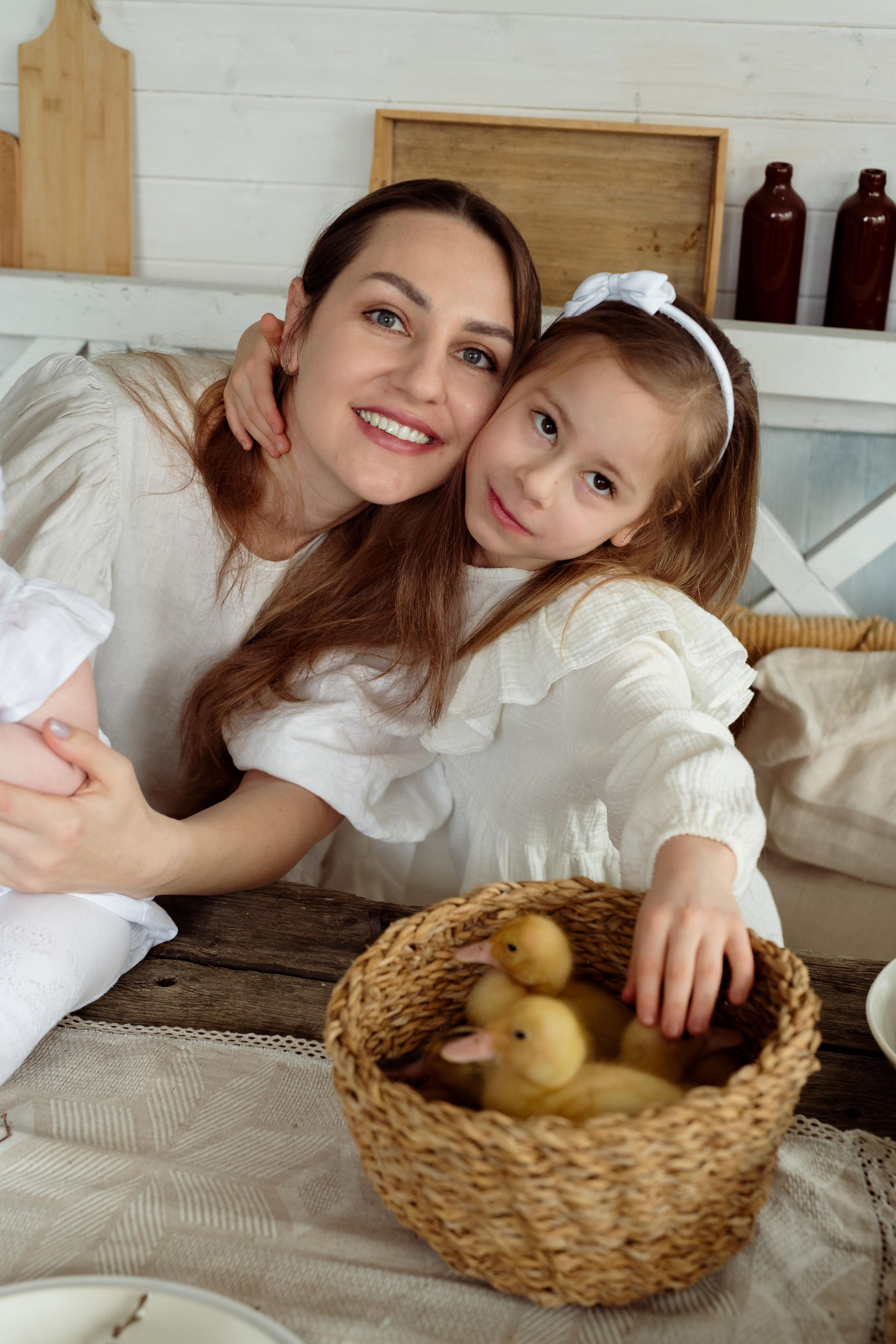 Mother with daughters. Family and content photographer