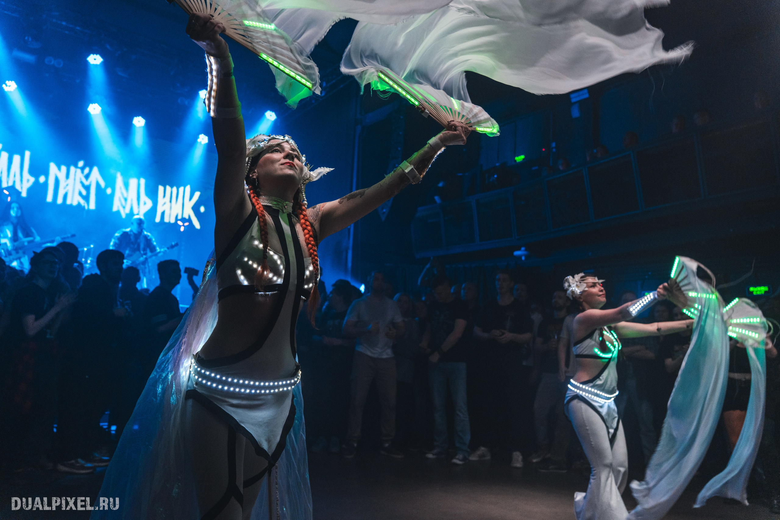 Тролль гнёт ель. Магия музыки в кадре: Концертная Фотография