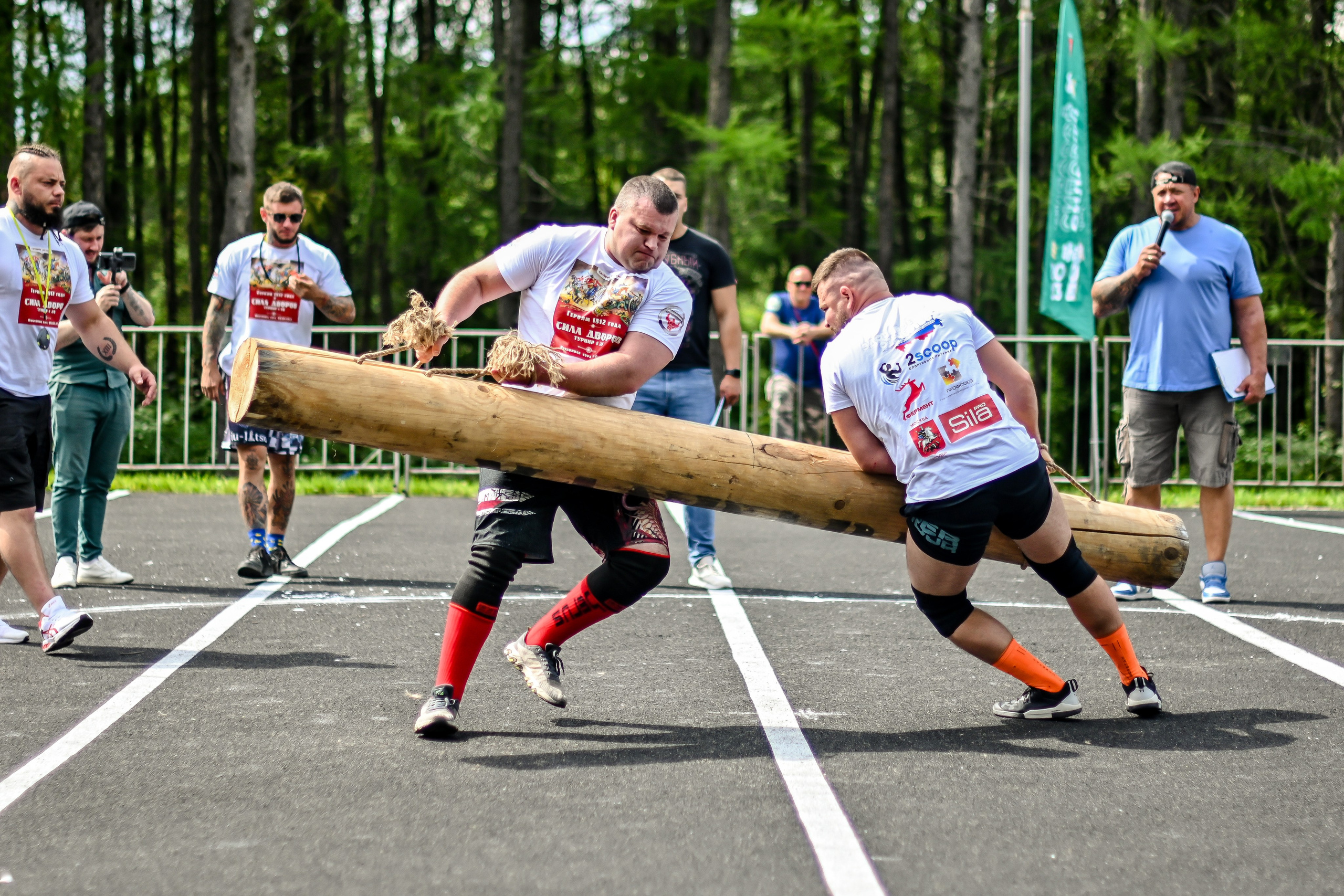 СТРОНГ. Фотограф для бизнесконтента, репортажей и семейного альбома в Москве