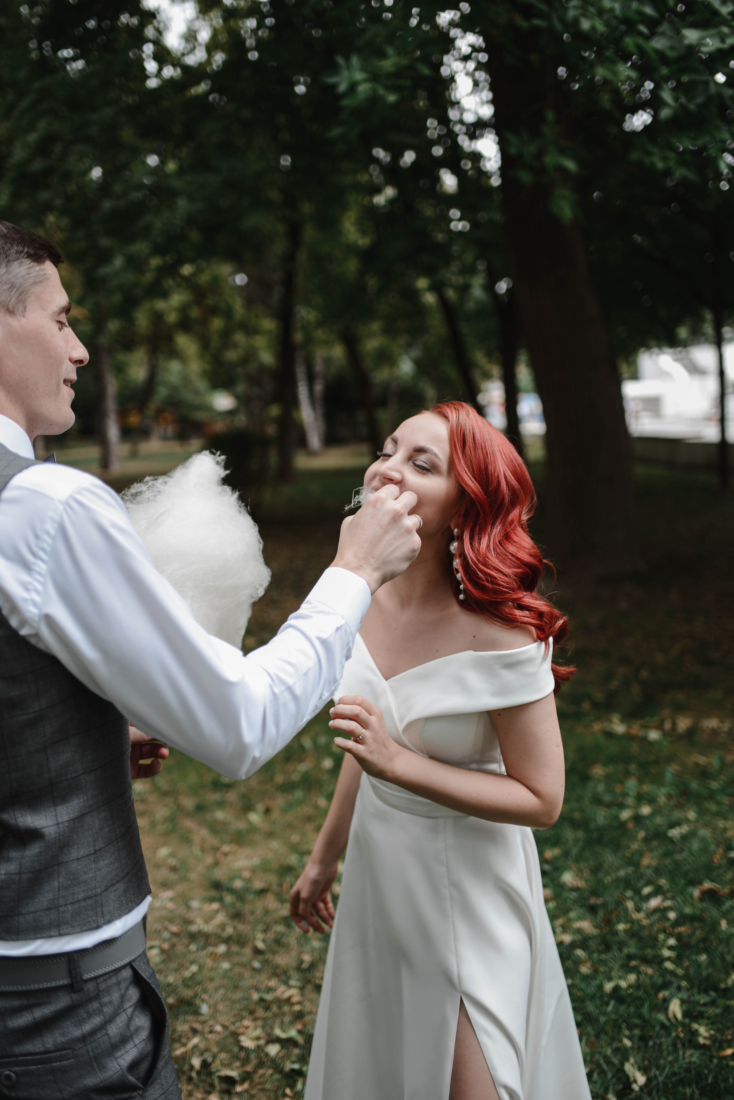 Свадебная прогулка по городу. Фотограф Ярута Оксана / Ростов-на-Дону