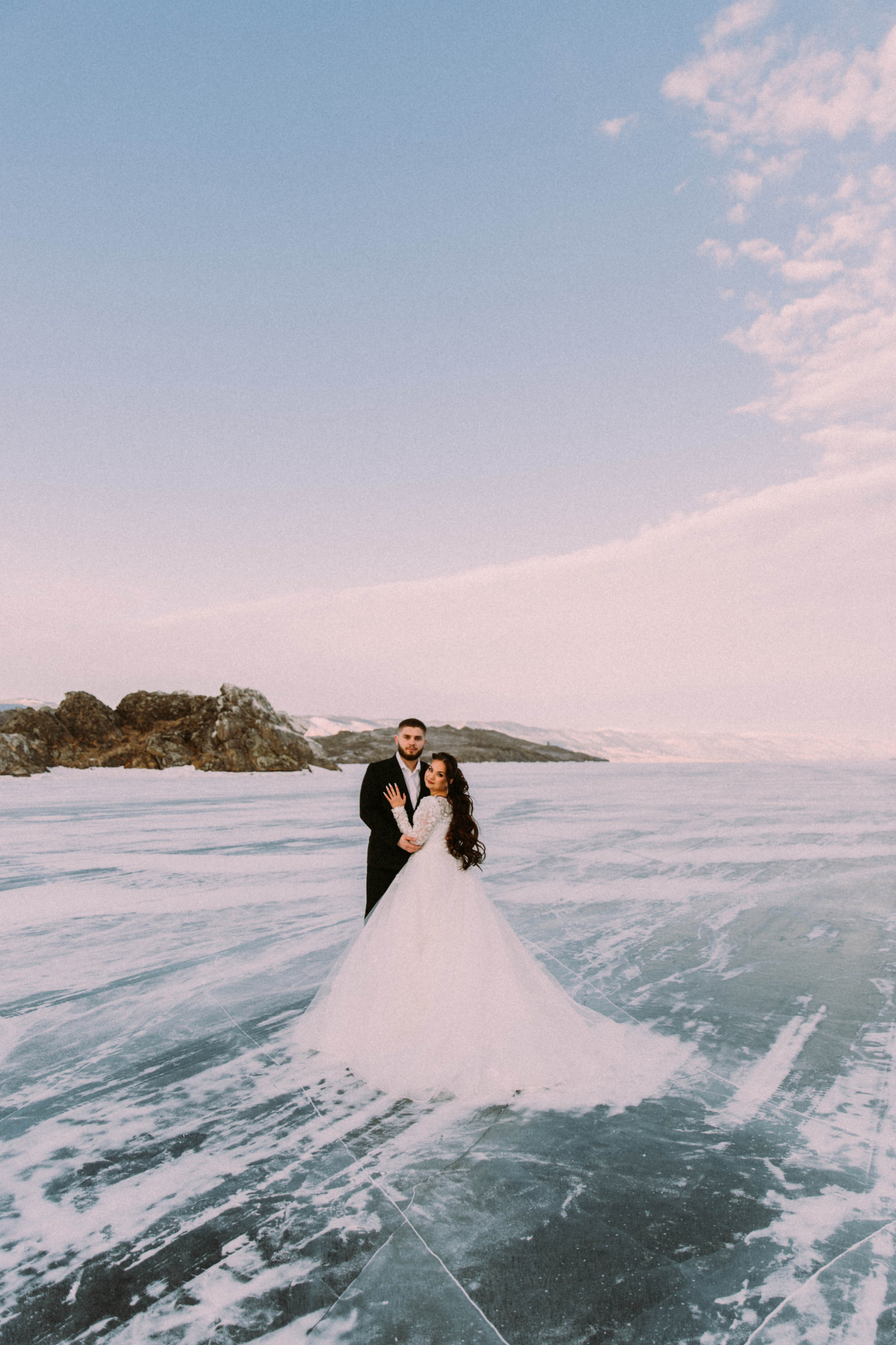 Свадебная зимняя съемка на Байкале. Главная