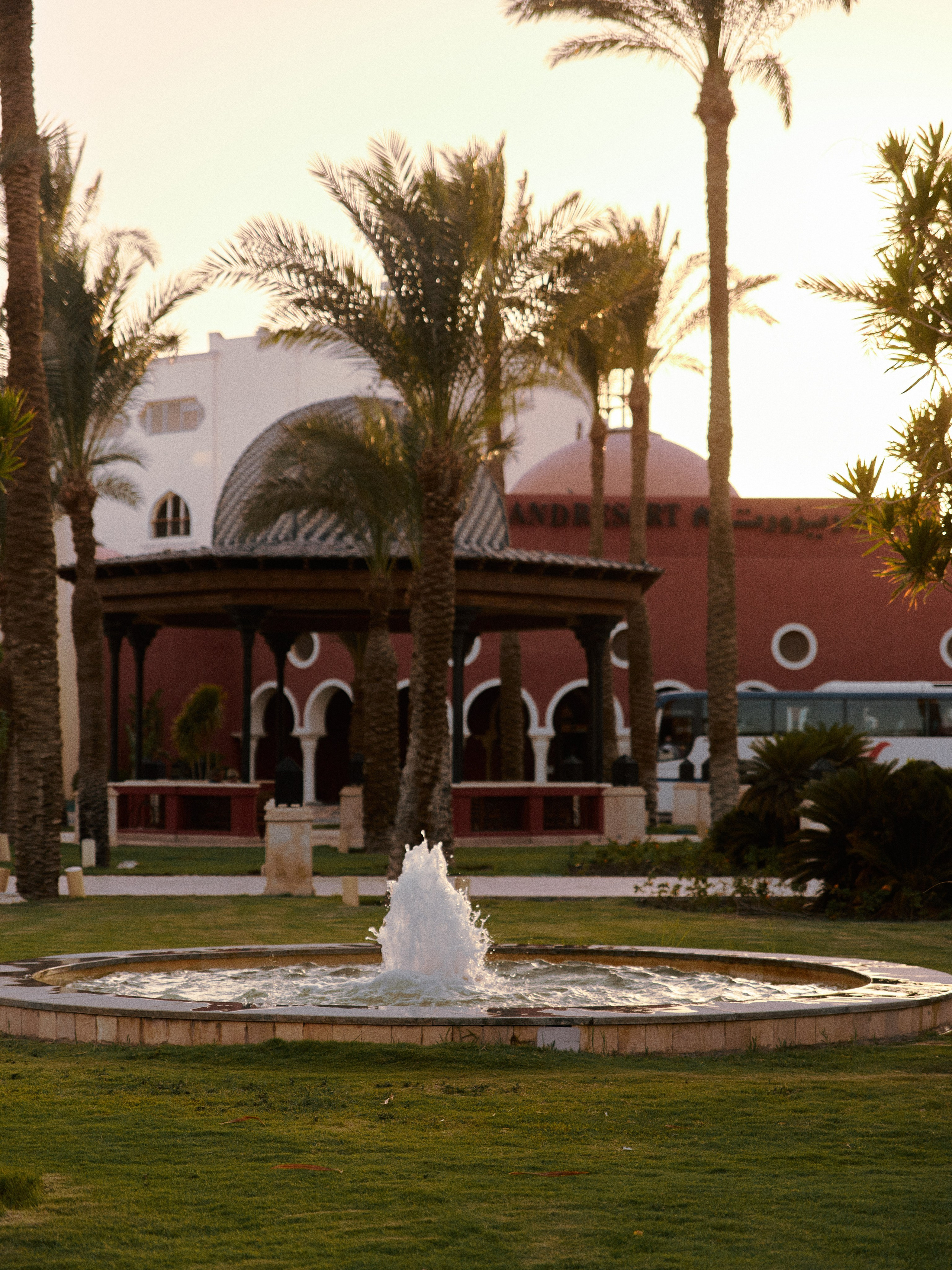 Улицы. Jorgis Talè — photographer, kind person, teacher of arts and other mag