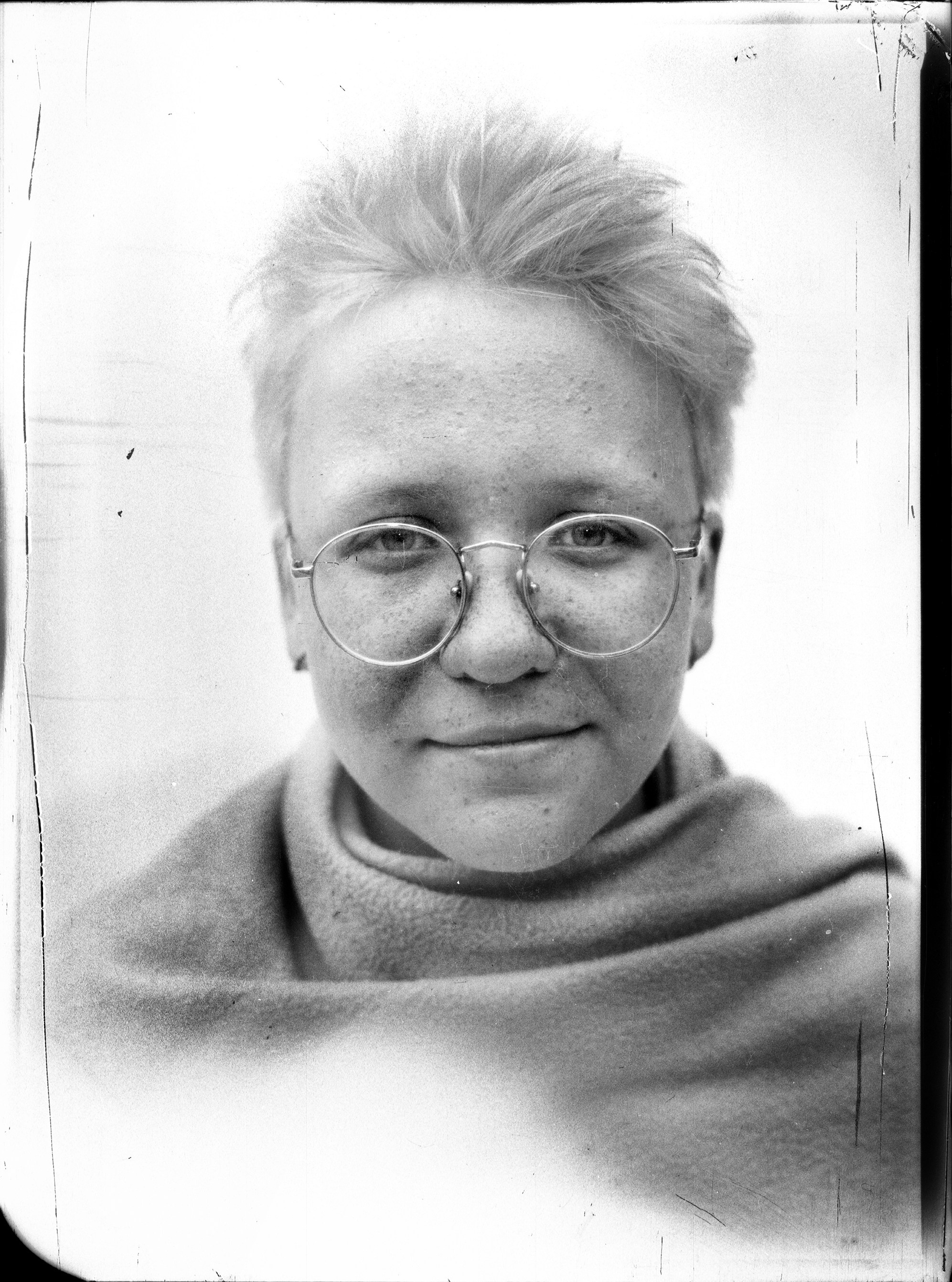 Классическая портретная выездная фотосессия (полевое исследование). Один человек один кадр. Летняя Школа. Дубна. Портретный и художественный фотограф в Москве Пётр Корень