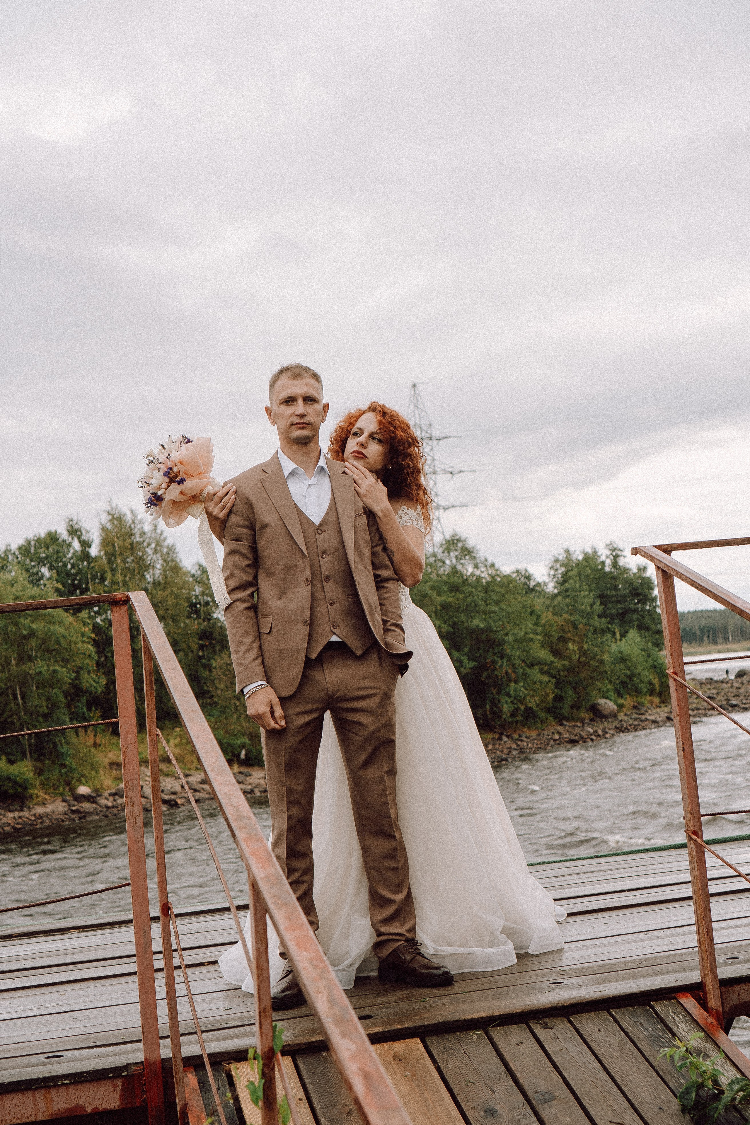 СВАДЕБНАЯ ФОТОСЕССИИЯ ПАРЫ В ГОРОДЕ ПРИОЗЕРСК В СОСНОВОМ ЛЕСУ И С ПИКАПОМ. Профессиональный фотограф, Санкт-Петербург — Виктория Богомолова