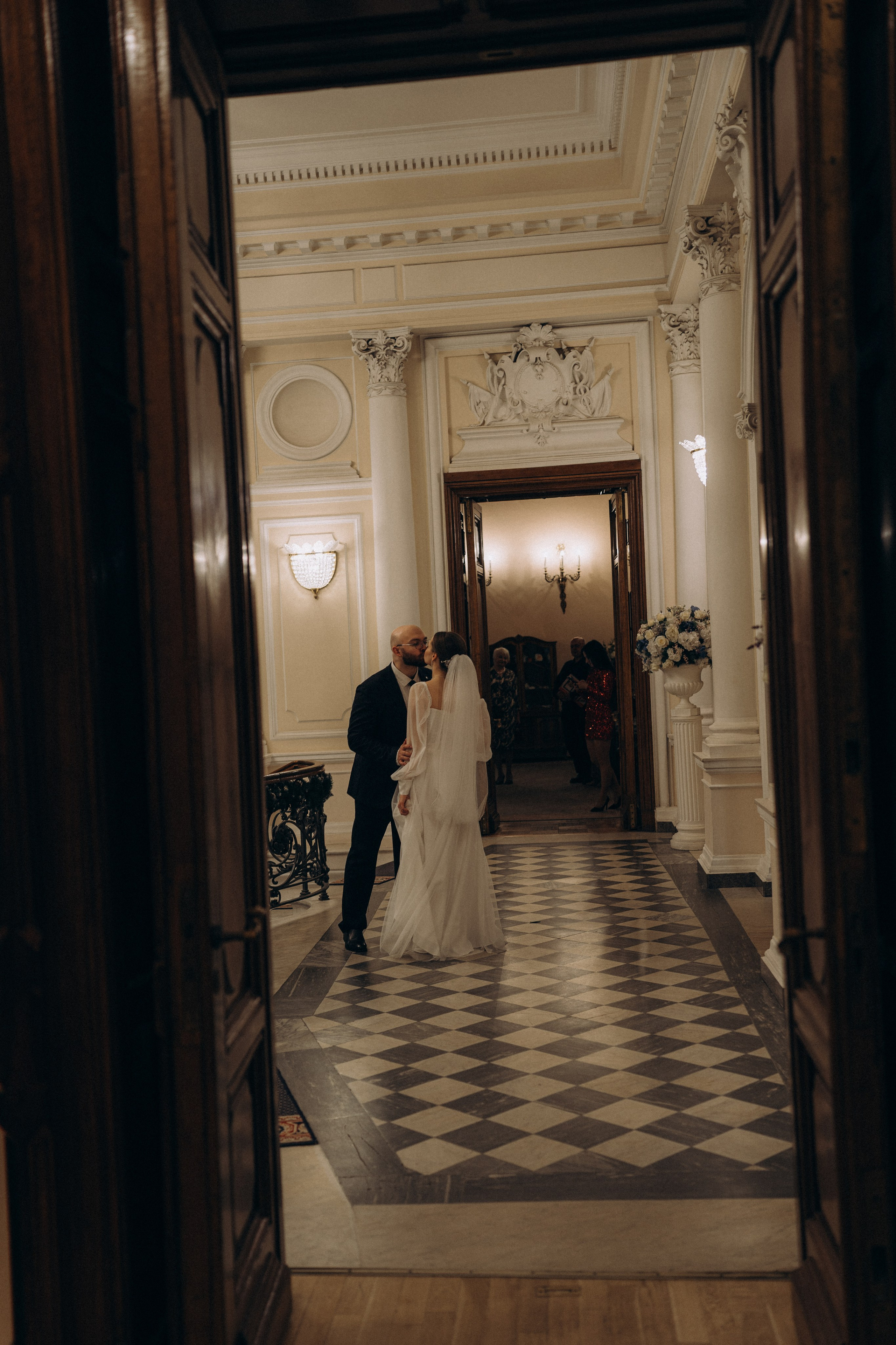 СВАДЕБНАЯ СЬЕМКА ВО ВТОРОМ ДВОРЦЕ (ДЕКАБРЬ) ТАКЖЕ СЬЕМКА В СТУДИИ НА ЧЕРНЫШЕВСКОЙ. Профессиональный фотограф, Санкт-Петербург — Виктория Богомолова