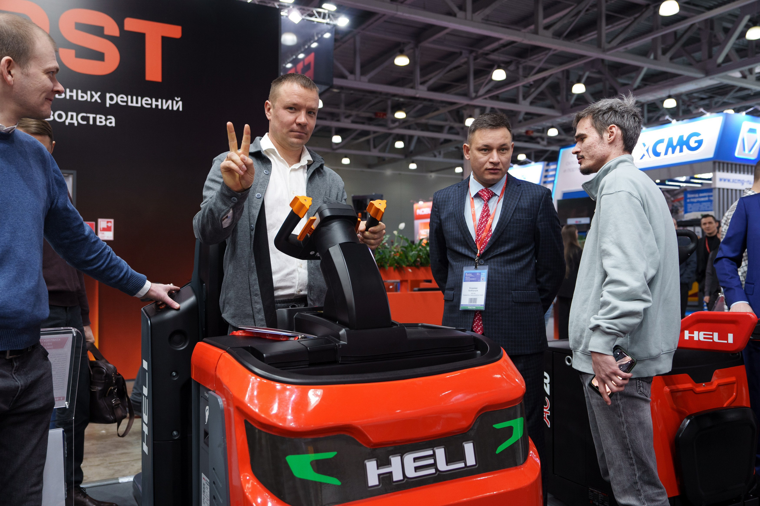 HELI. Стенд в Крокус Экспо. Фотограф Саша Блюз