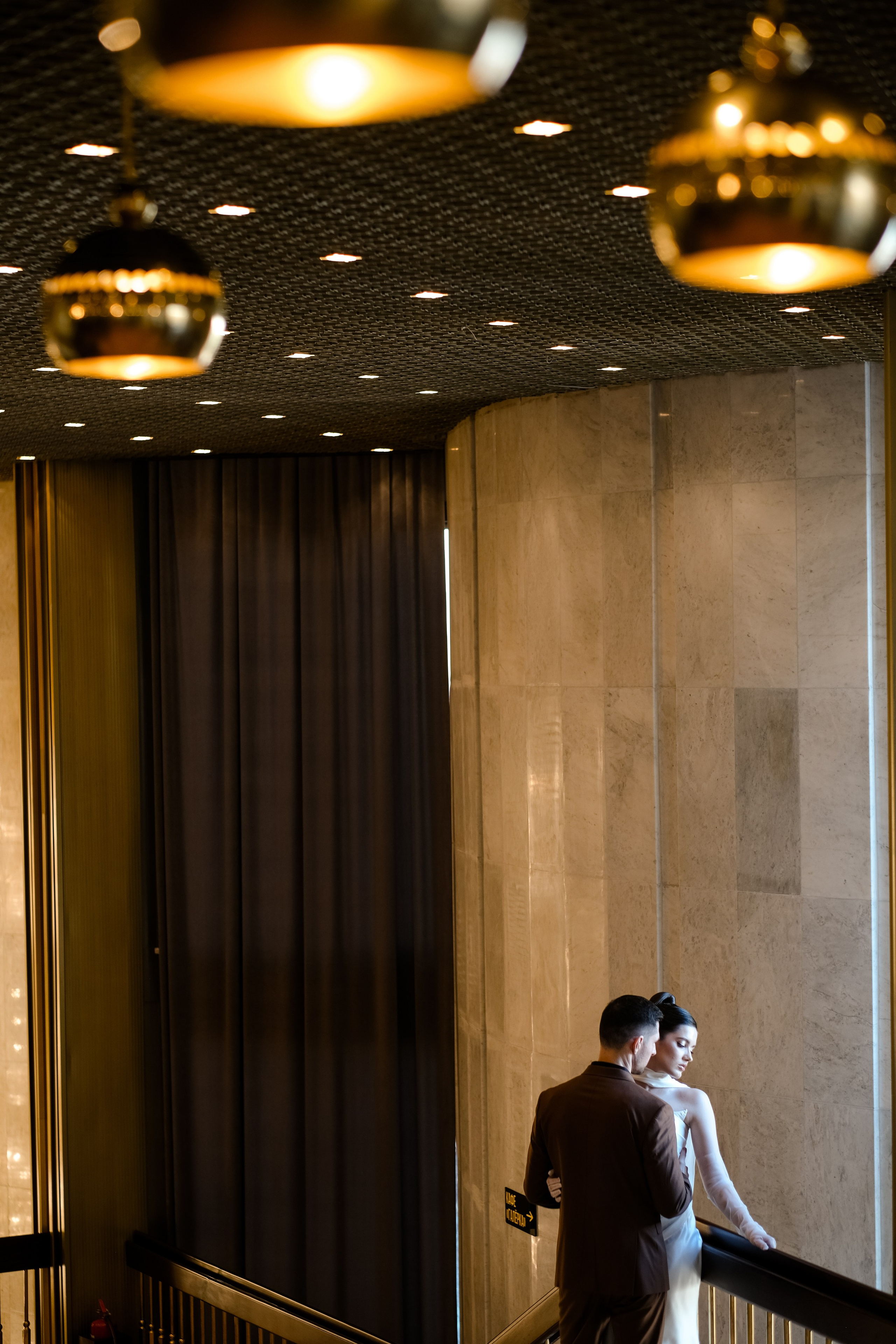 Свадебная фотосессия в театре драмы имени Наума Орлова. Свадебный фотограф в Челябинске Сырчикова Наталья