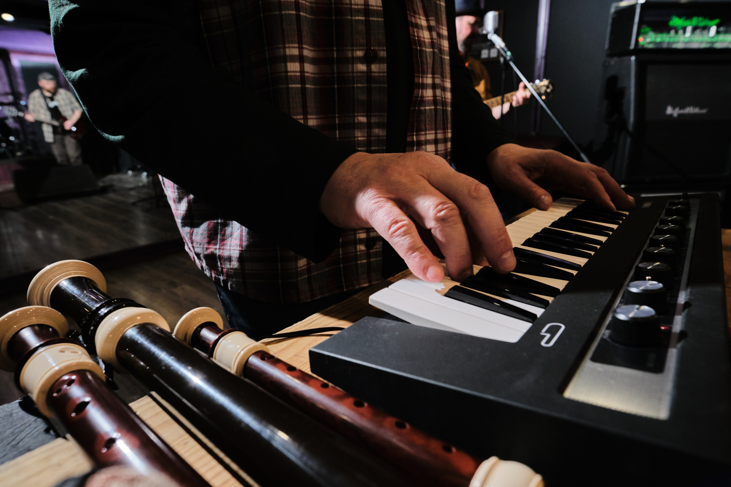 Съемка музыкальных клипов, сниппетов, съемка музыкантов за кулисами, концертная съемка, творческая съемка для музыкальных групп