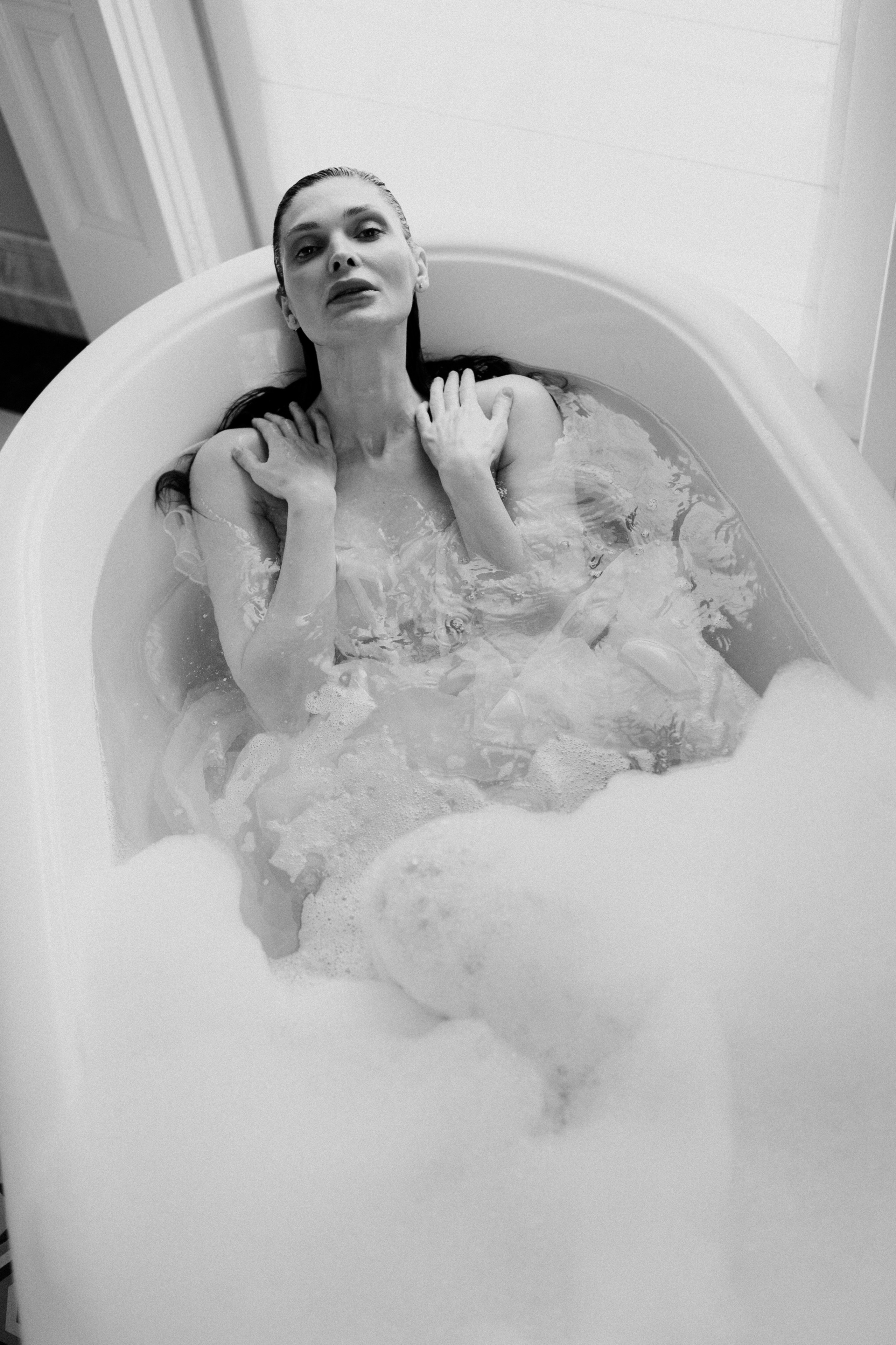 I am Diana, a portrait photographer. I take pictures around the world