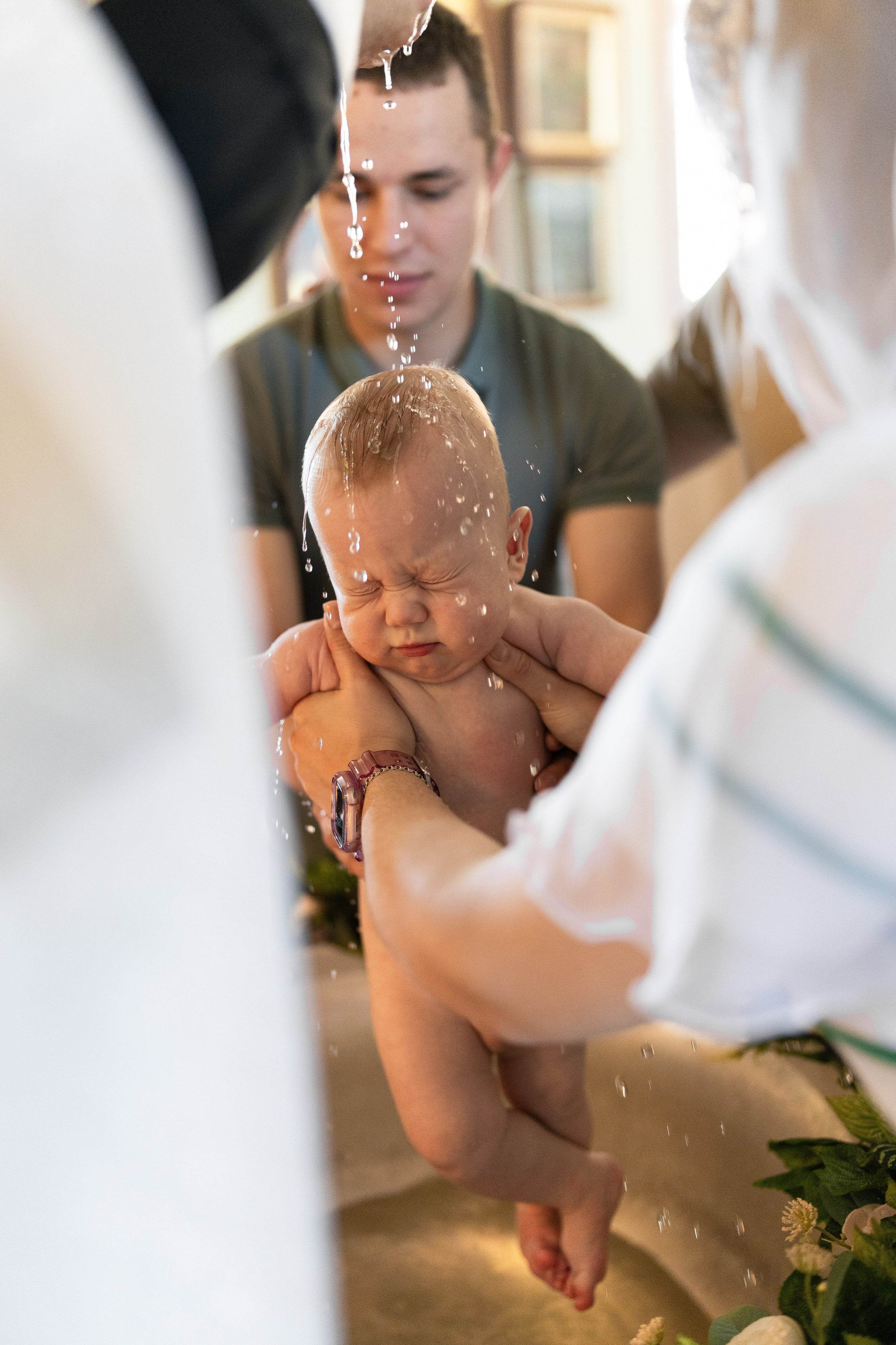 Крещение Николая в Церкви Троицы Живоначальной. Анастасия Безуглова- свадебный фотограф в Таганроге