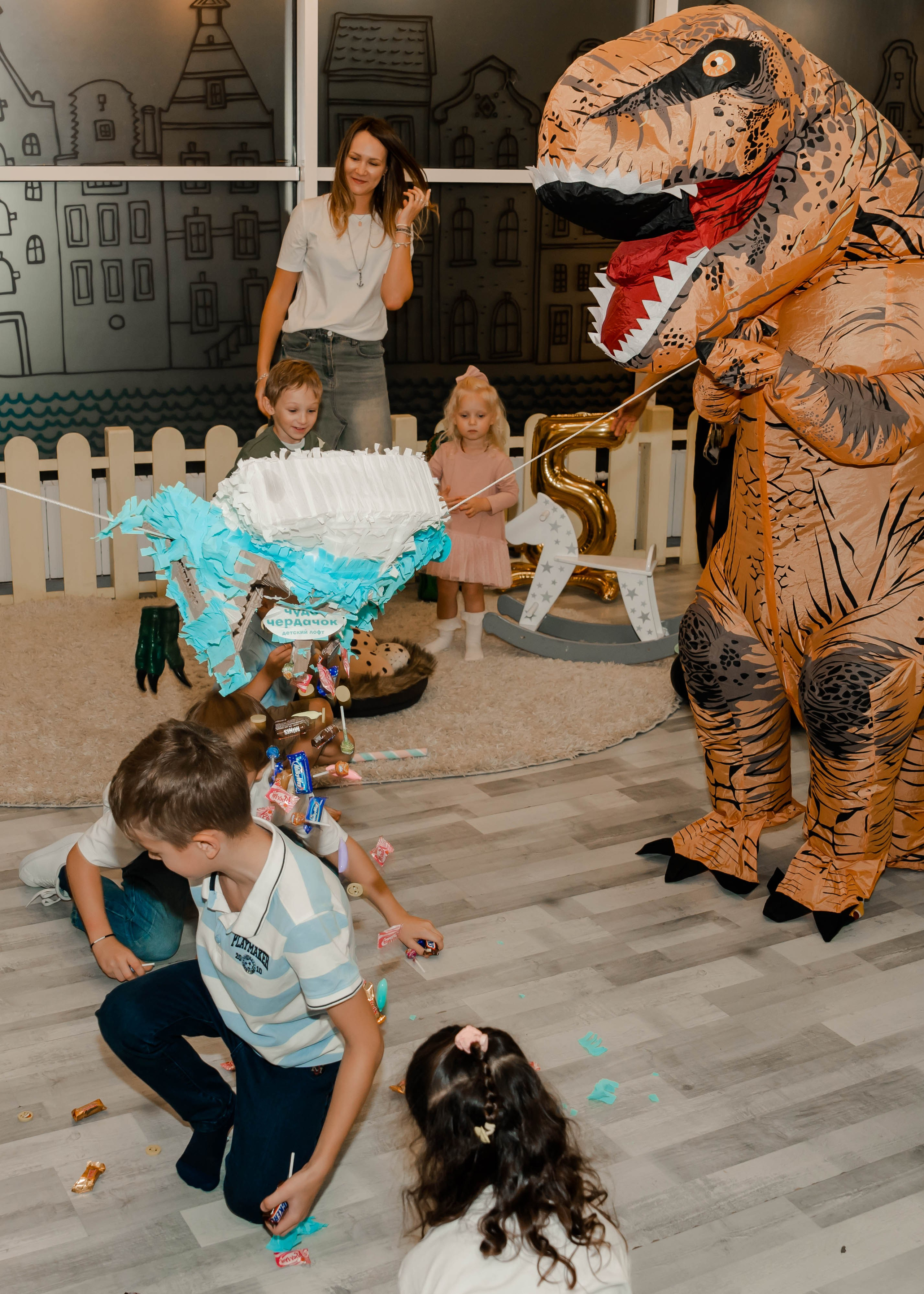 Грозный Тирекс. Крамер Юлиана детский и семейный фотограф