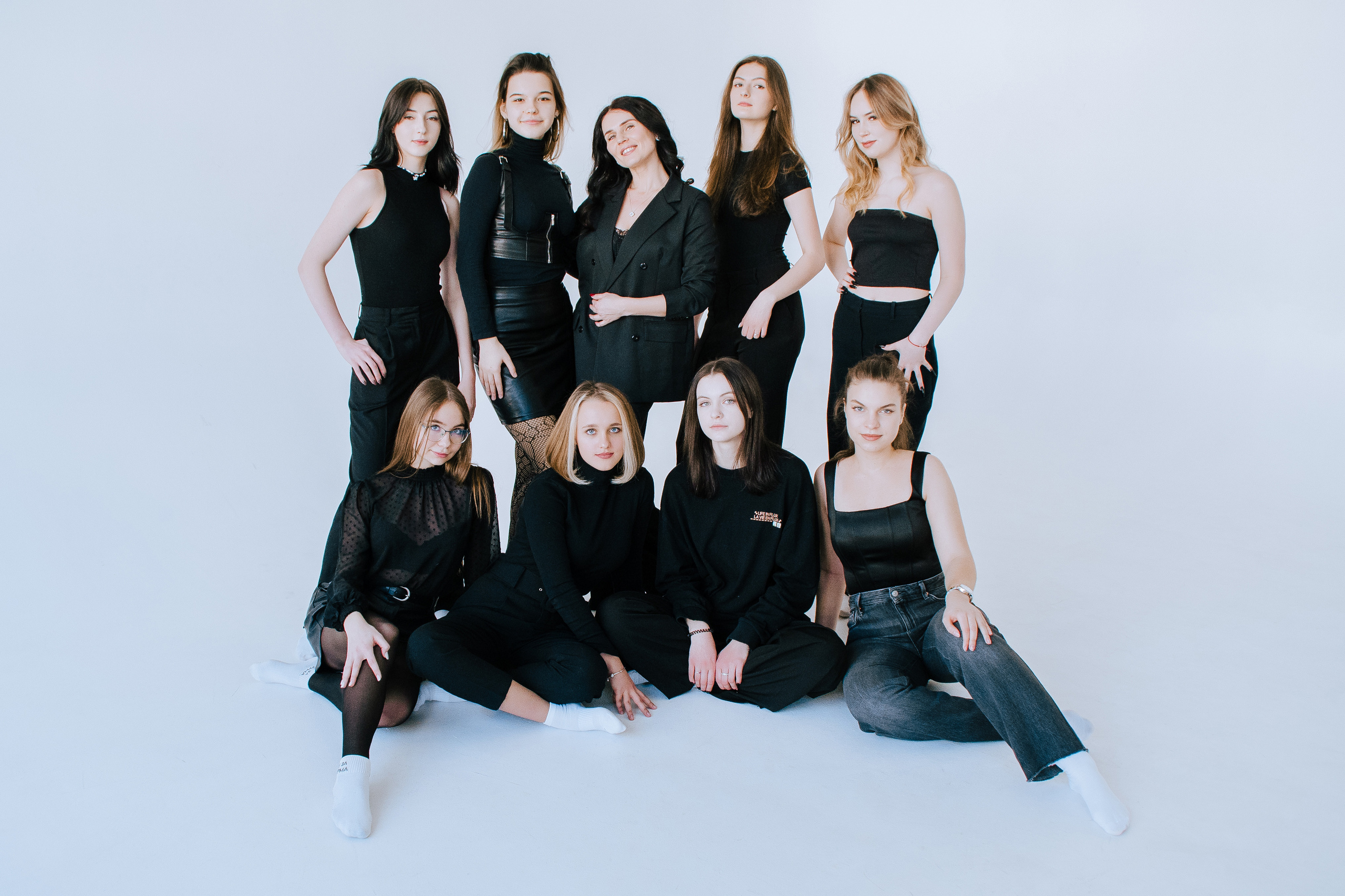 11 класс. Университетская школа ДВФУ. Стильный выпускной альбом Владивосток фотограф Вероника Мигачева