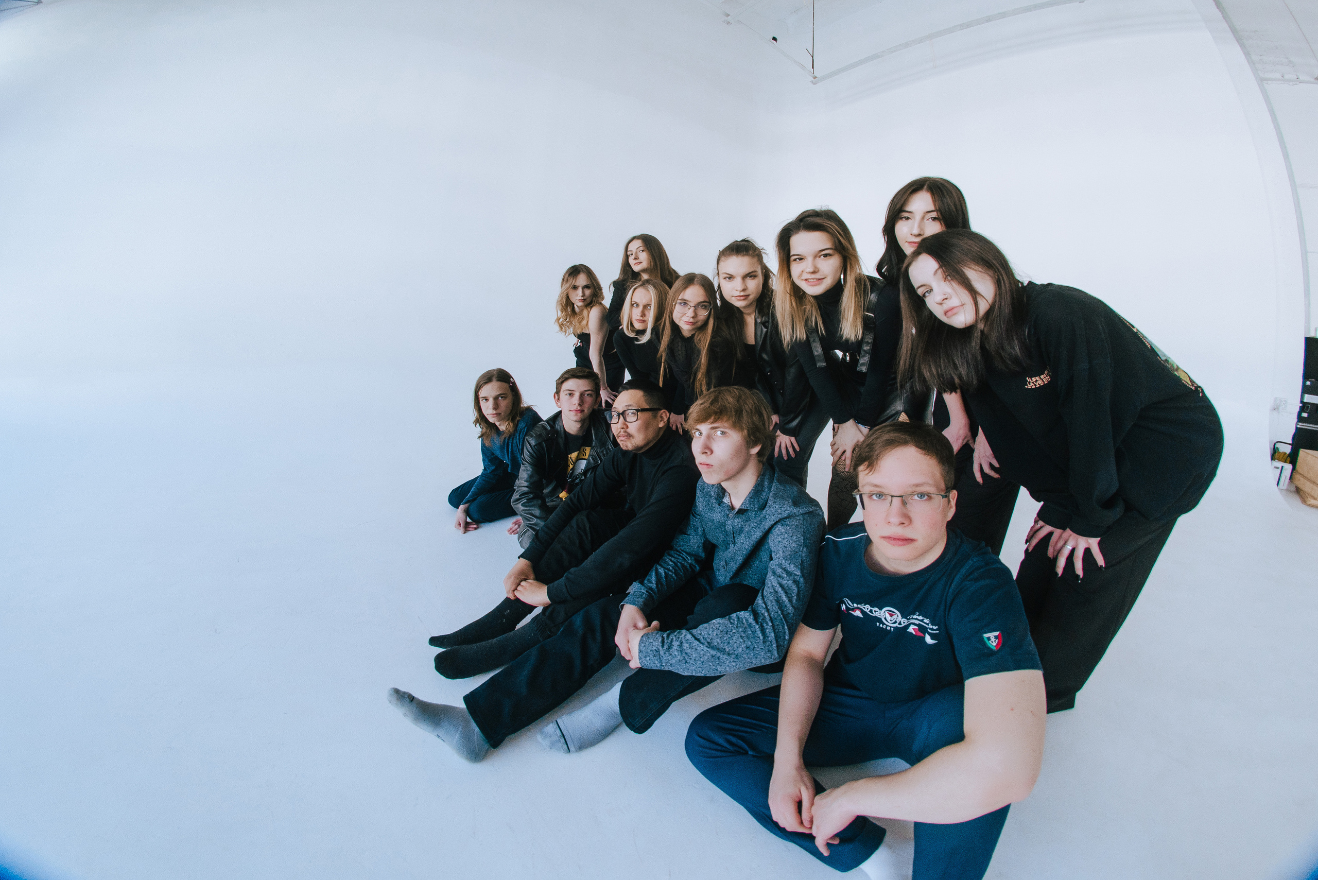 11 класс. Университетская школа ДВФУ. Стильный выпускной альбом Владивосток фотограф Вероника Мигачева