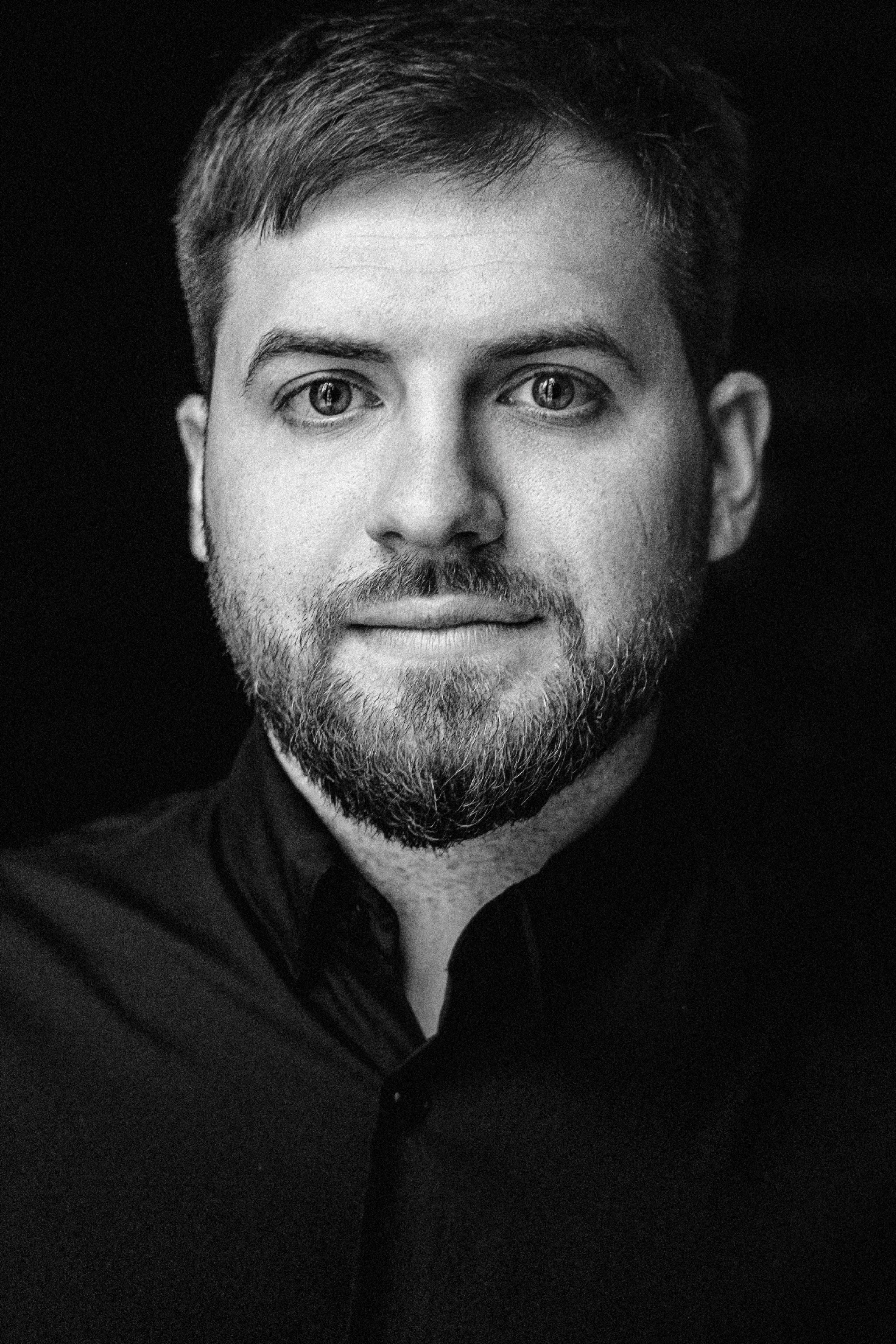 “Business portrait” Chief photographer Forbes premium shooting Dubai, Moscow. Portrait photographer Moscow, UAE, Oleg Koshmarov