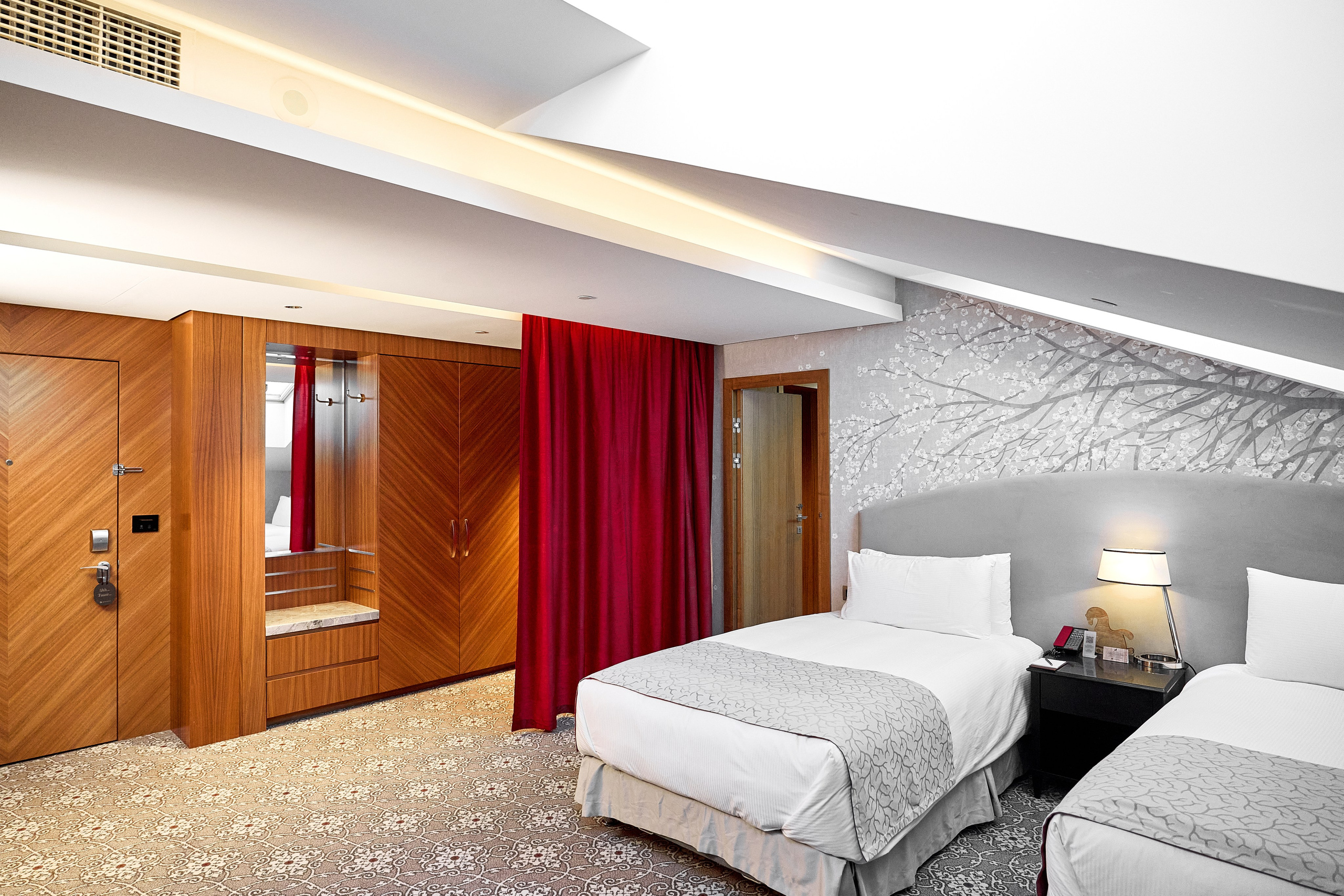 LOTTE HOTEL SPB. Рекламный фотограф, видеограф, арт-директор в Санкт-Петербурге — Олег Хохрин